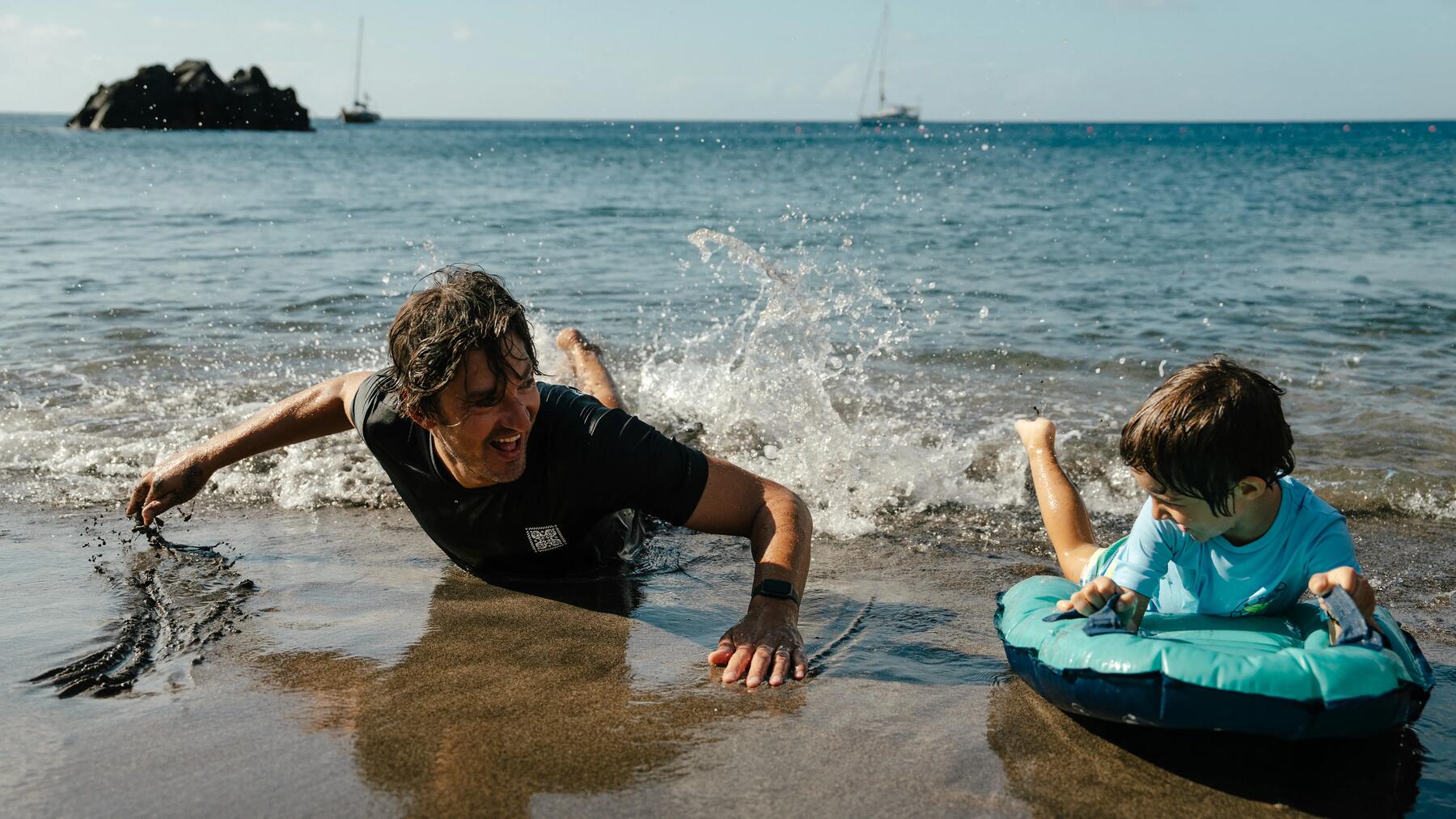 Mit einem Bodyboard kann man auch an Land üben