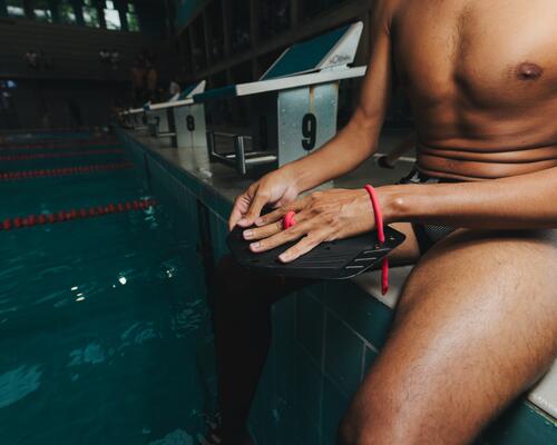 Pourquoi nager avec des plaquettes de natation ?