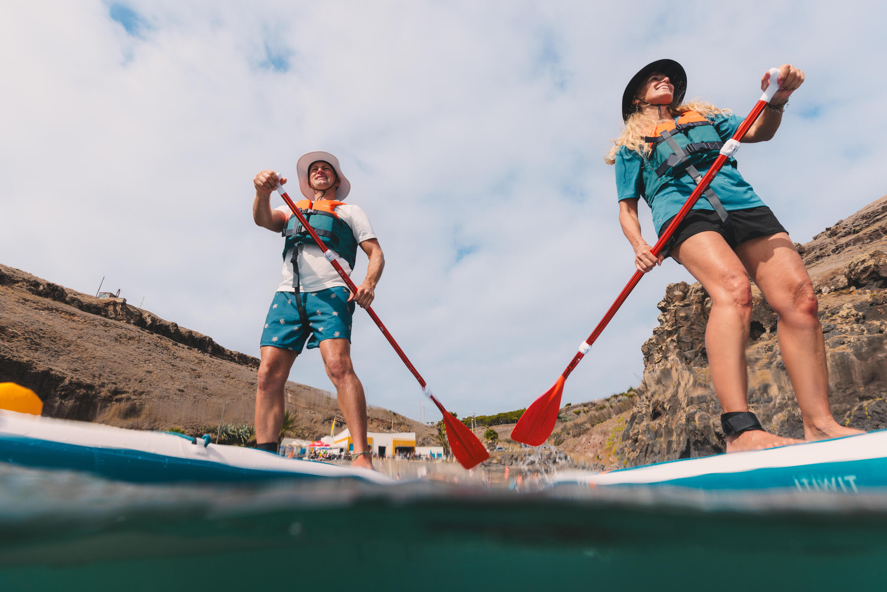 Tabla paddle surf hinchable 1 o 2 personas (<130 kg) 10' Itiwit azul/blanco 32/33