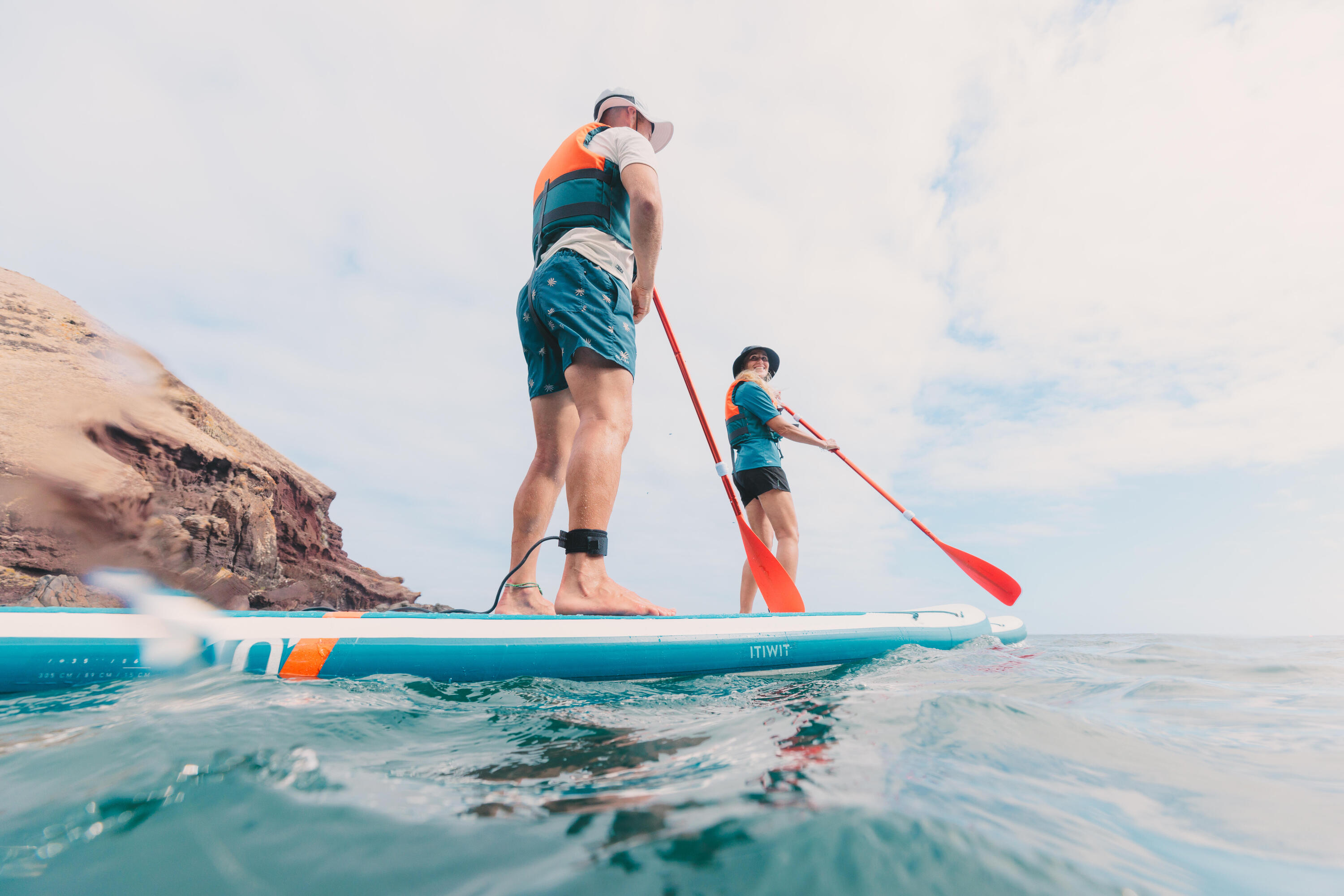 Tabla paddle surf hinchable 1 o 2 personas (<130 kg) 10' Itiwit azul/blanco 30/33