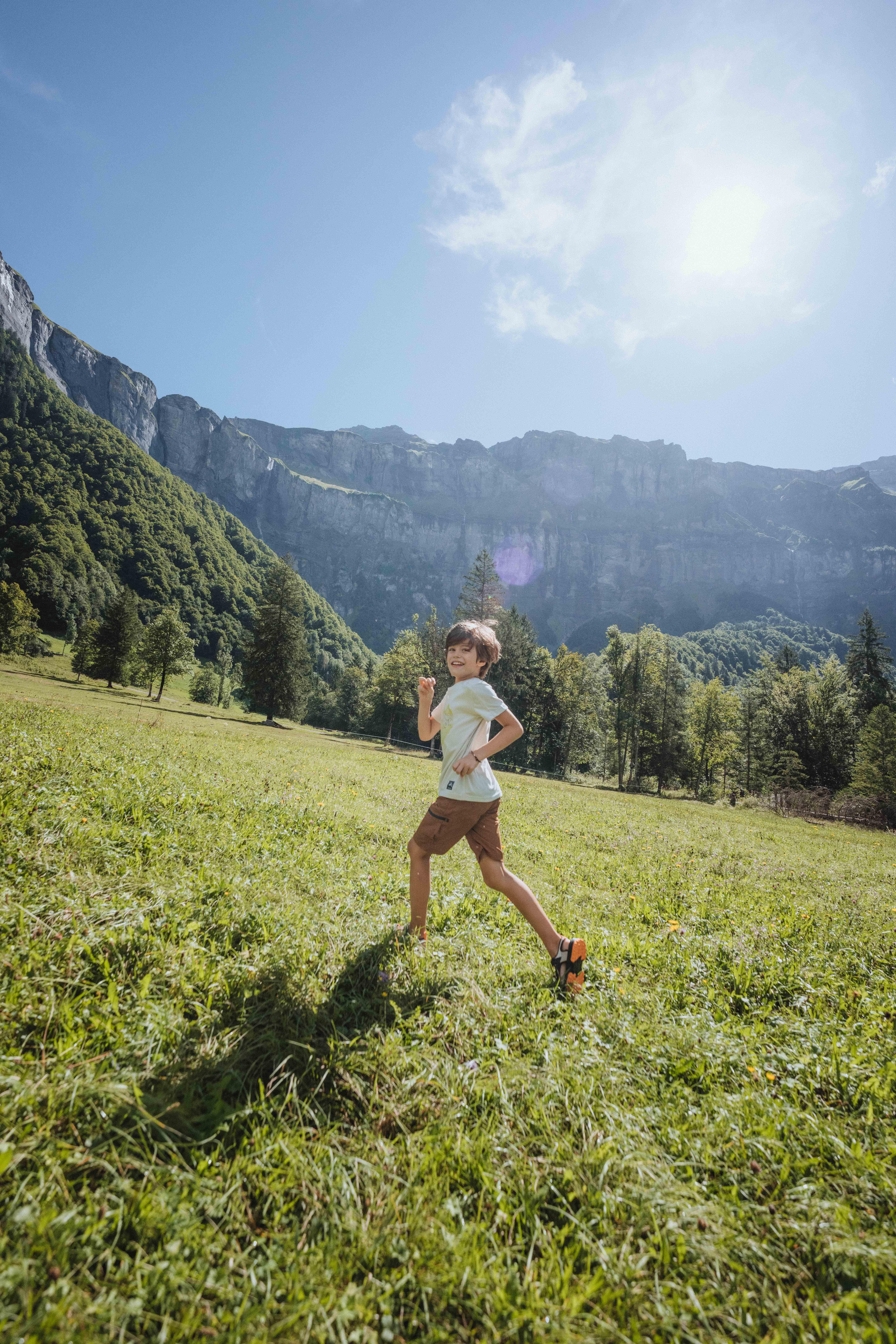 Kids’ Hiking Shorts - MH 500 - QUECHUA