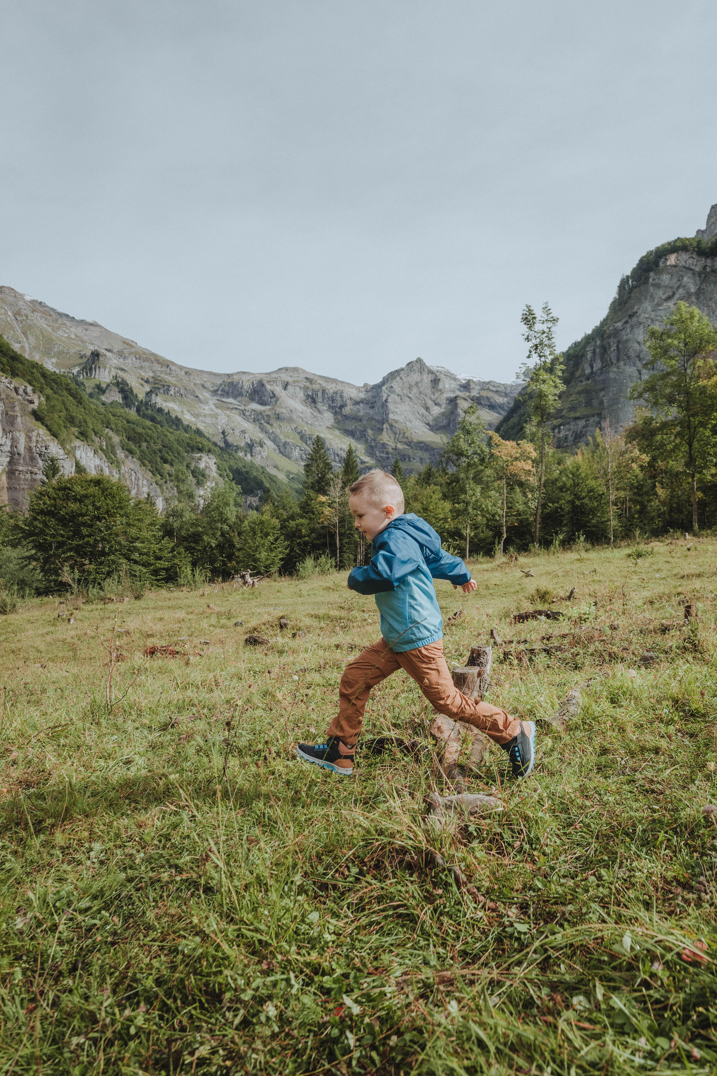 Wasserabweisende, mittelhohe Wanderschuhe Klettverschluss 28 bis 34, NH500 Blau 7/11