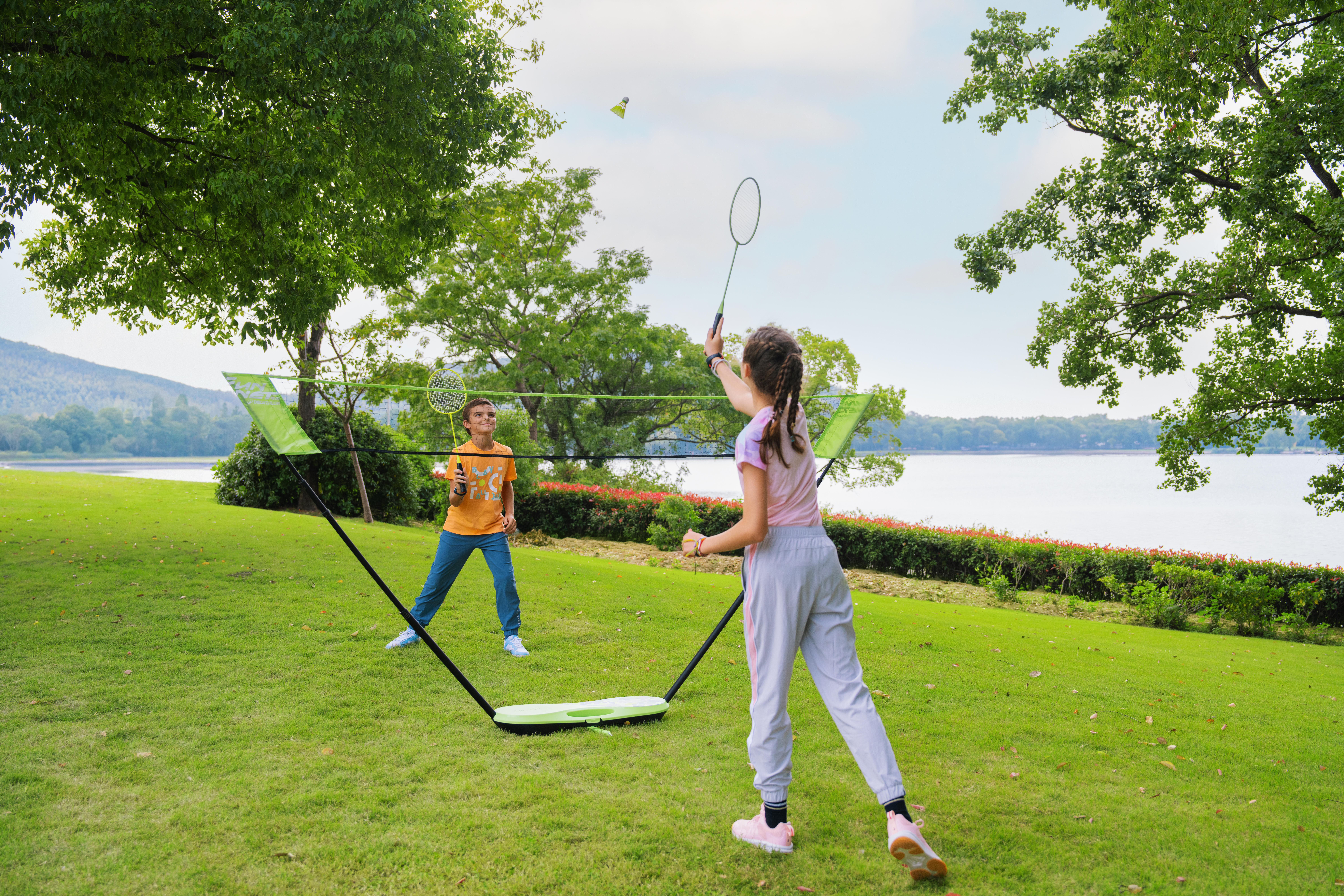 Ensemble de badminton - 2 raquettes 2 volants filet vert - PERFLY