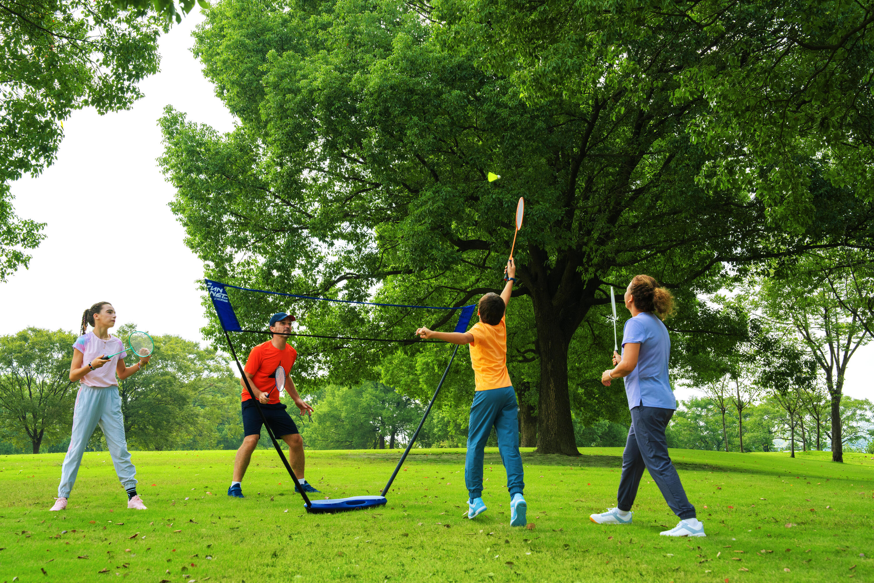 Ensemble de badminton avec 2 raquettes, 2 volants et 1 filet 24/33