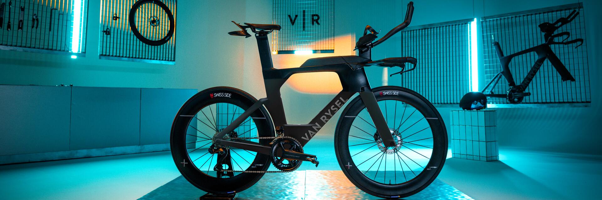 VAN RYSEL RCR SRAM RIVAL AXS POWER
