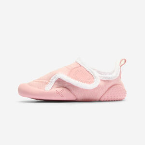 Zapatillas primeros pasos barefoot con forro Bebé Domyos 550 rosa
