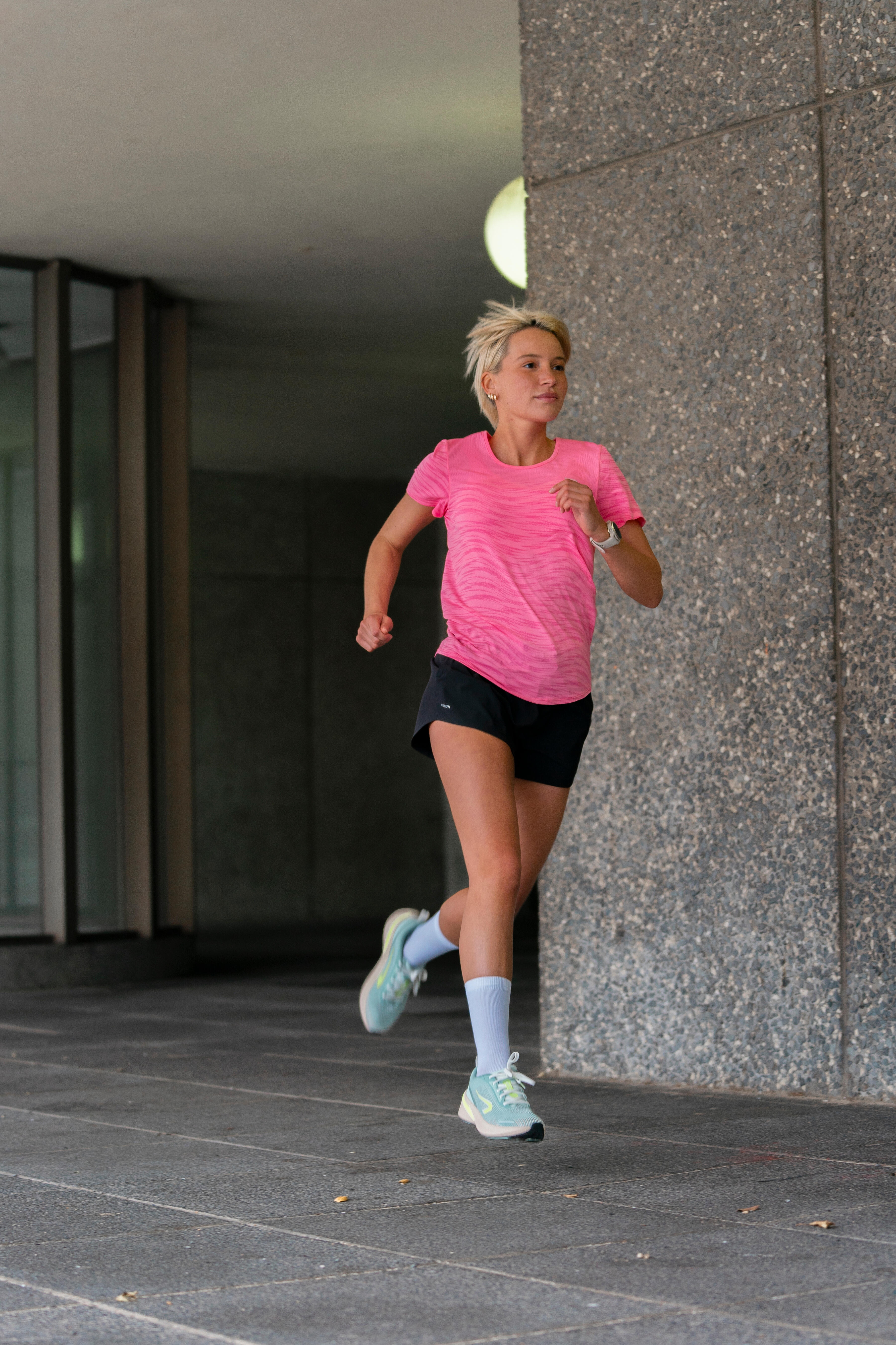 Short de course respirant femme, Run 500 Dry - KIPRUN