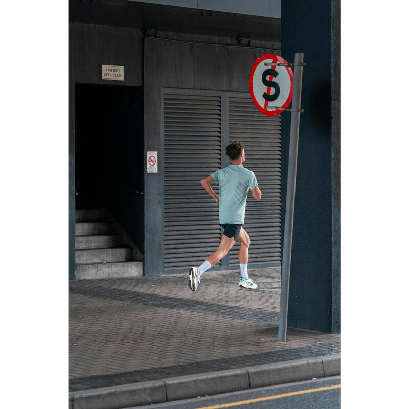 T-shirt de running sans coutures homme - kiprun run 500 confort vert