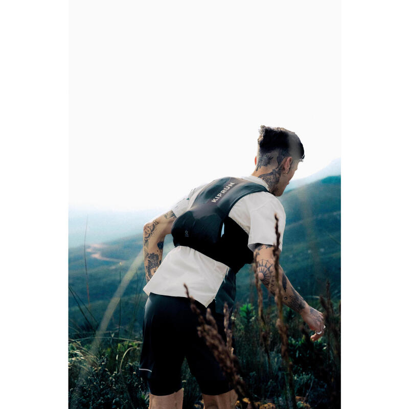 Gilet trail running compétition porte flasques mixte - kiprun veste 5l noir