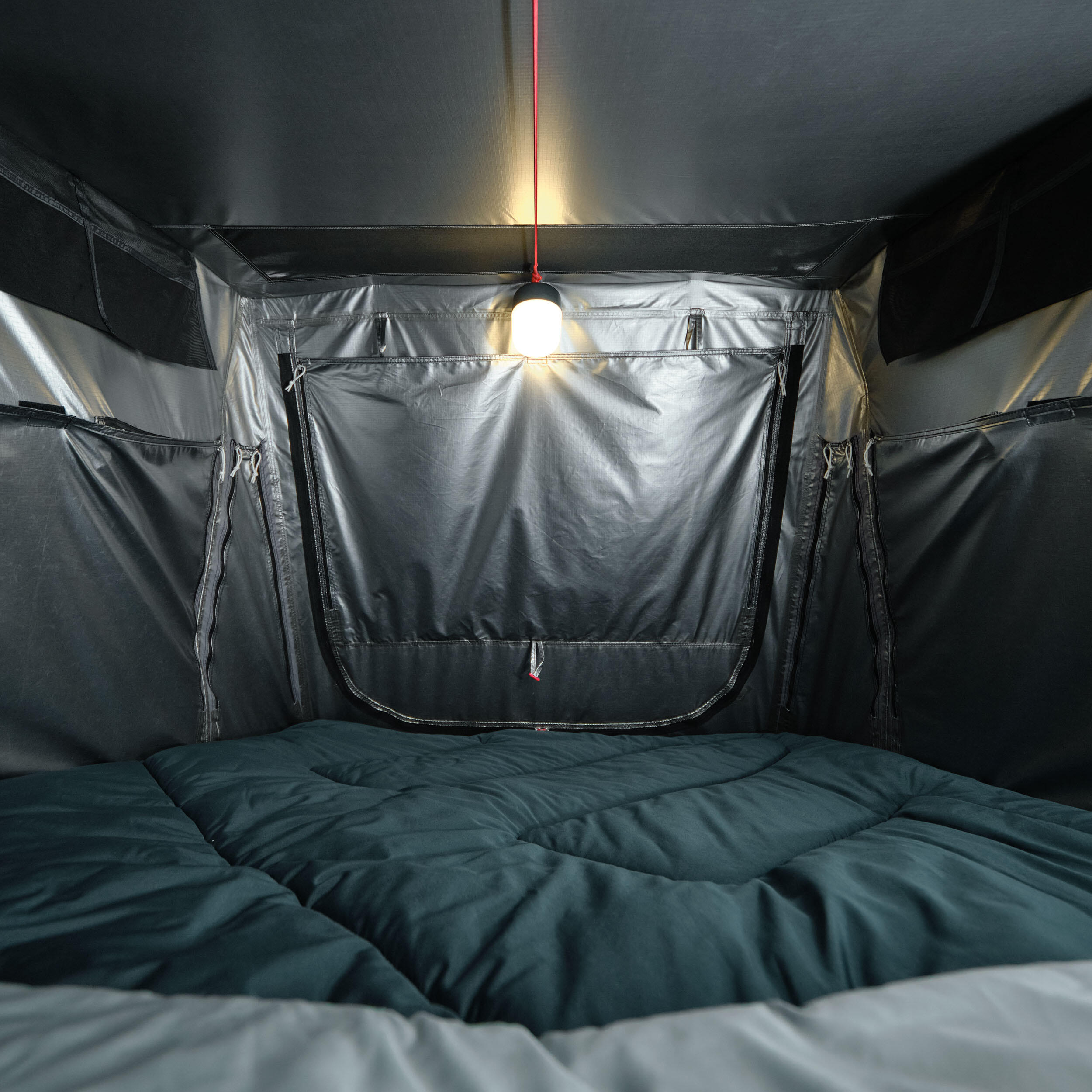 Quechua x NaïtUp Fresh & Black two-person hardtop roof tent 3/105