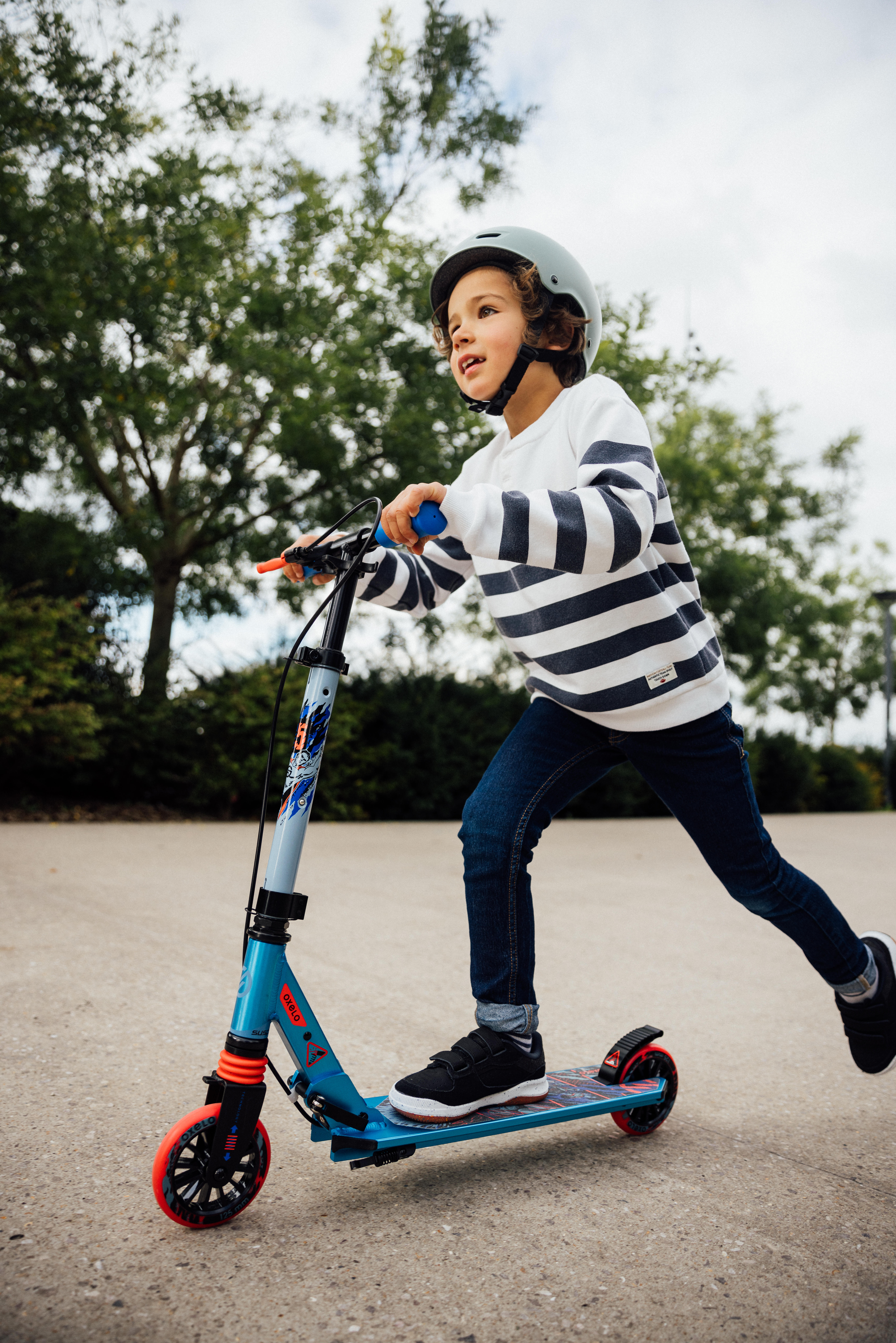 TROTTINETTE ENFANT MID 5 AVEC FREIN AU GUIDON ET SUSPENSION GRAPHISME BLEU - OXELO