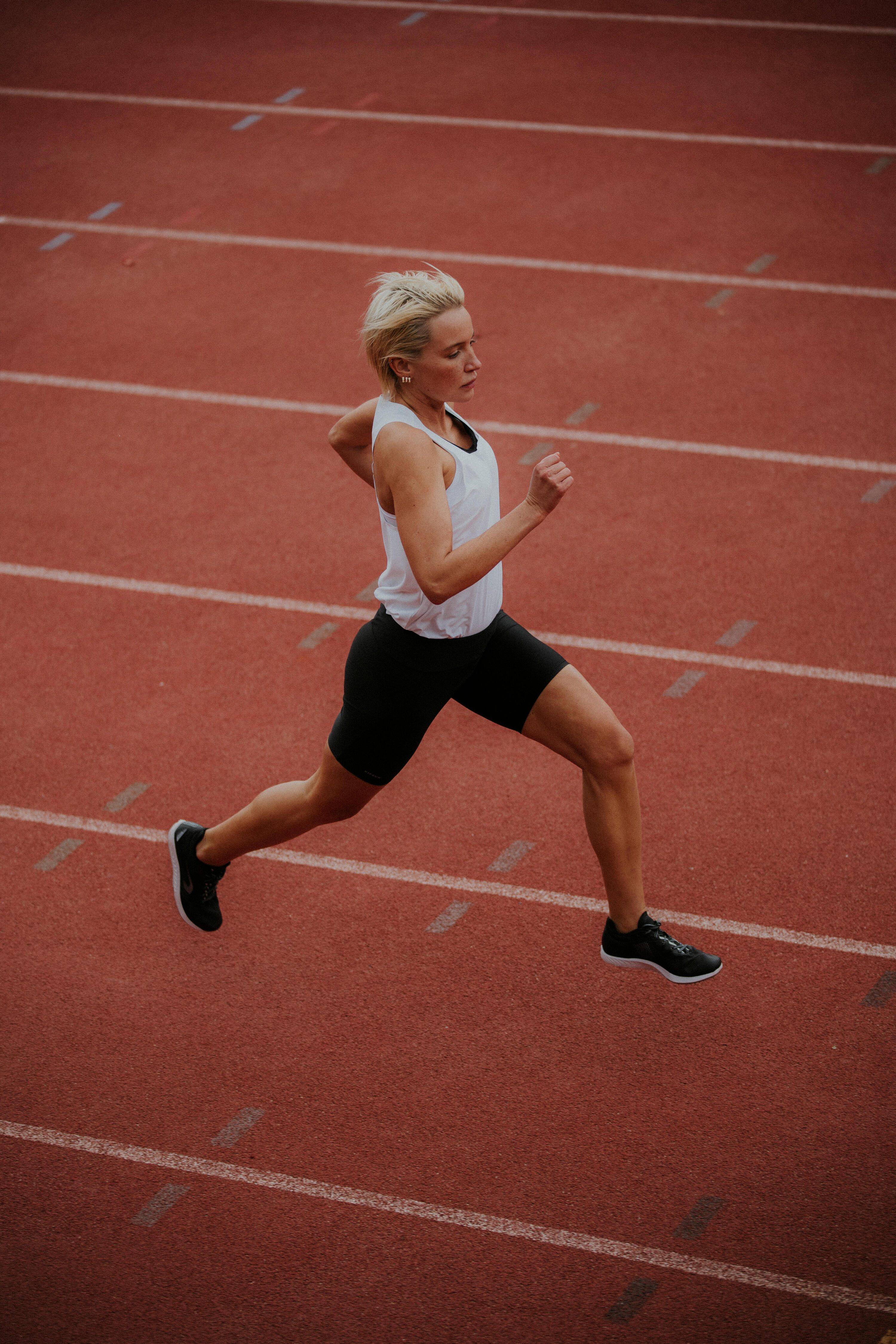 Short cycliste running femme - kiprun run 500 confort noir 8/11