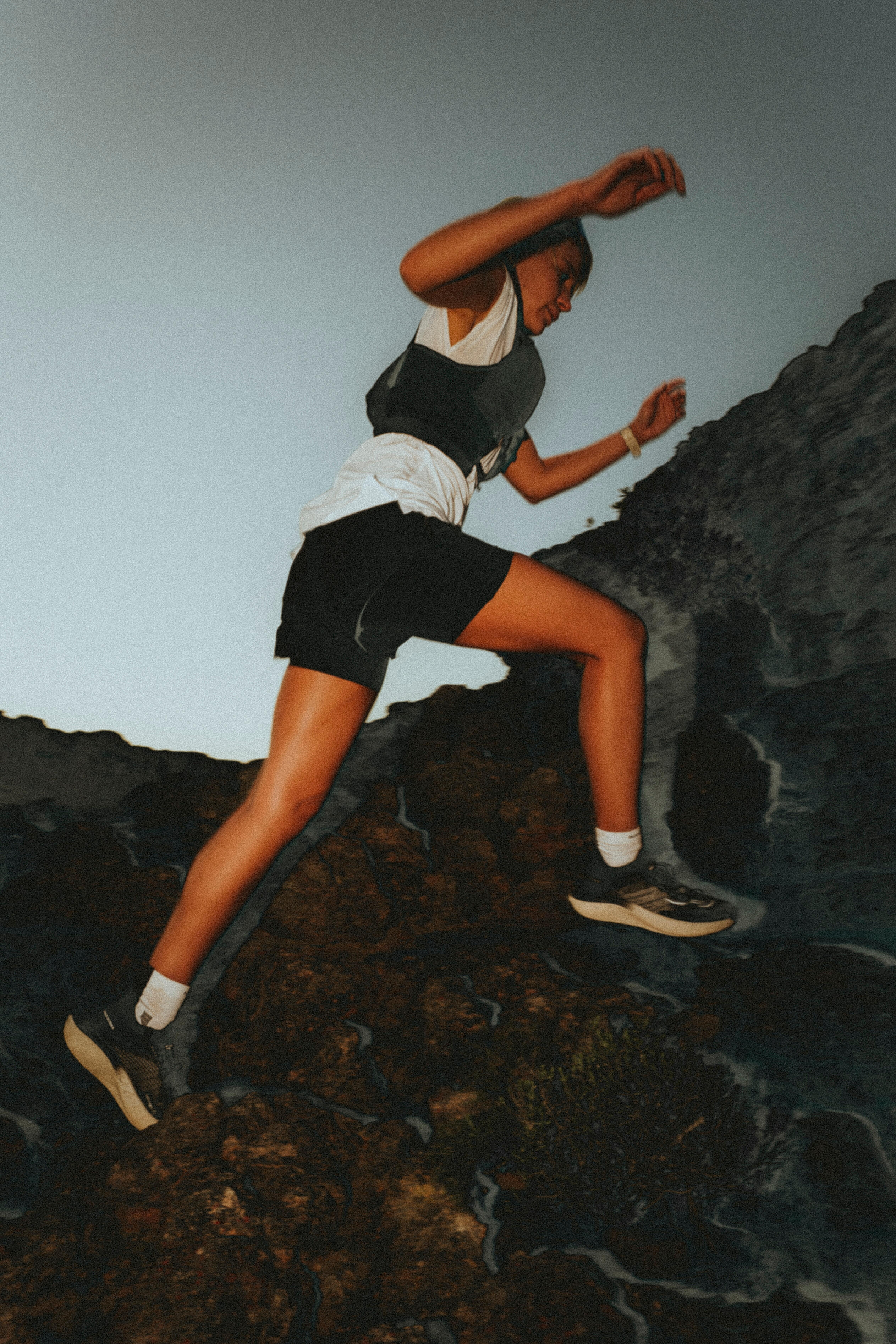 Short 2 en 1 running & trail longue distance femme - kiprun run 900 ultra noir 8/13