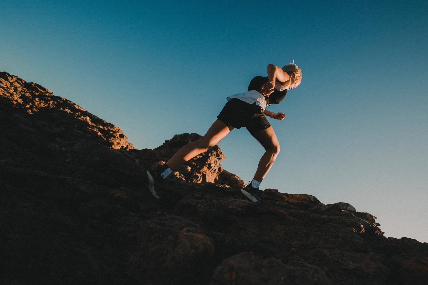 mujer haciendo skyrunning