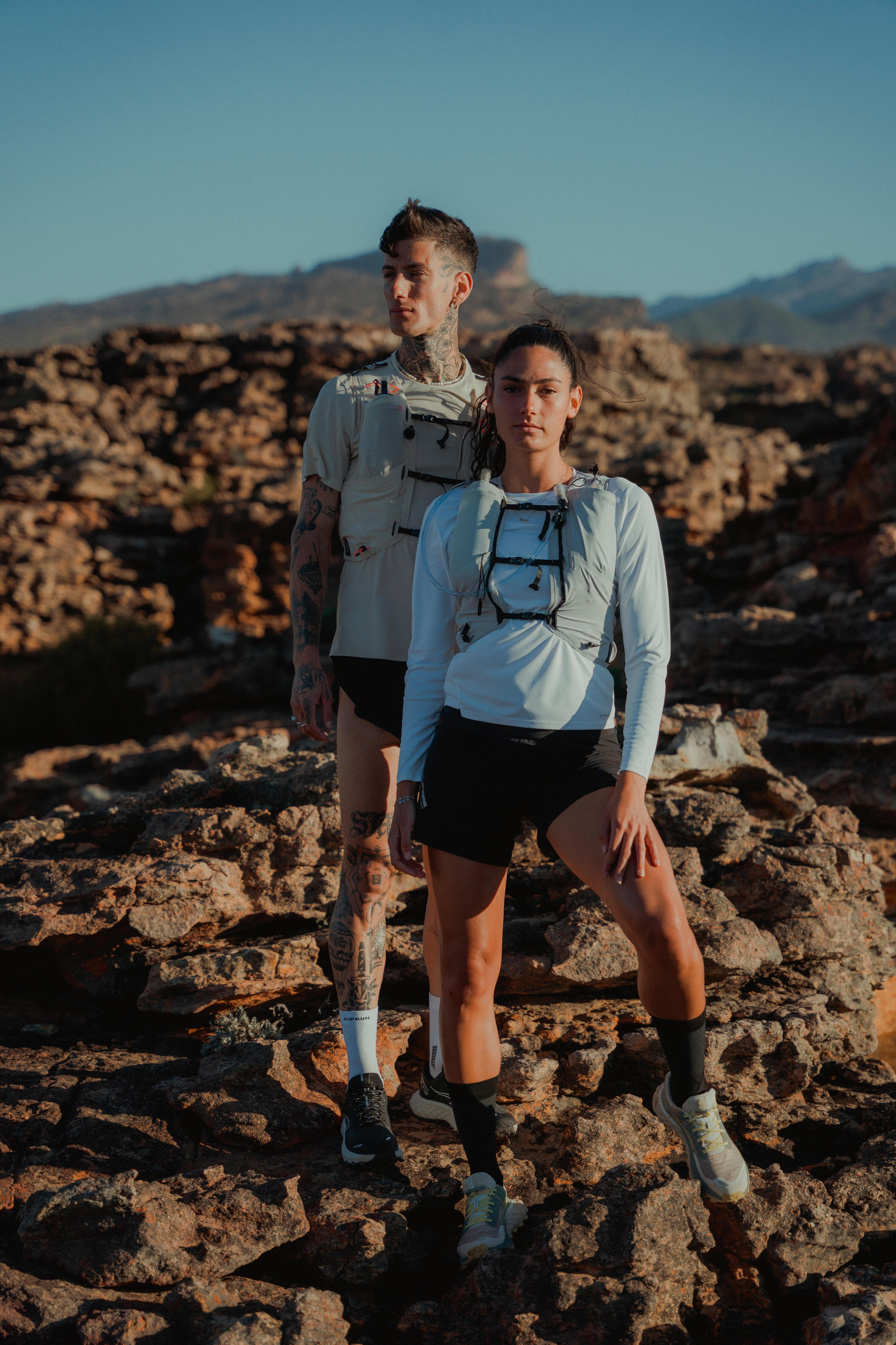 KIPRUN 900 10L Unisex Trail Running Bag 1L Water Bladder Included - Grey