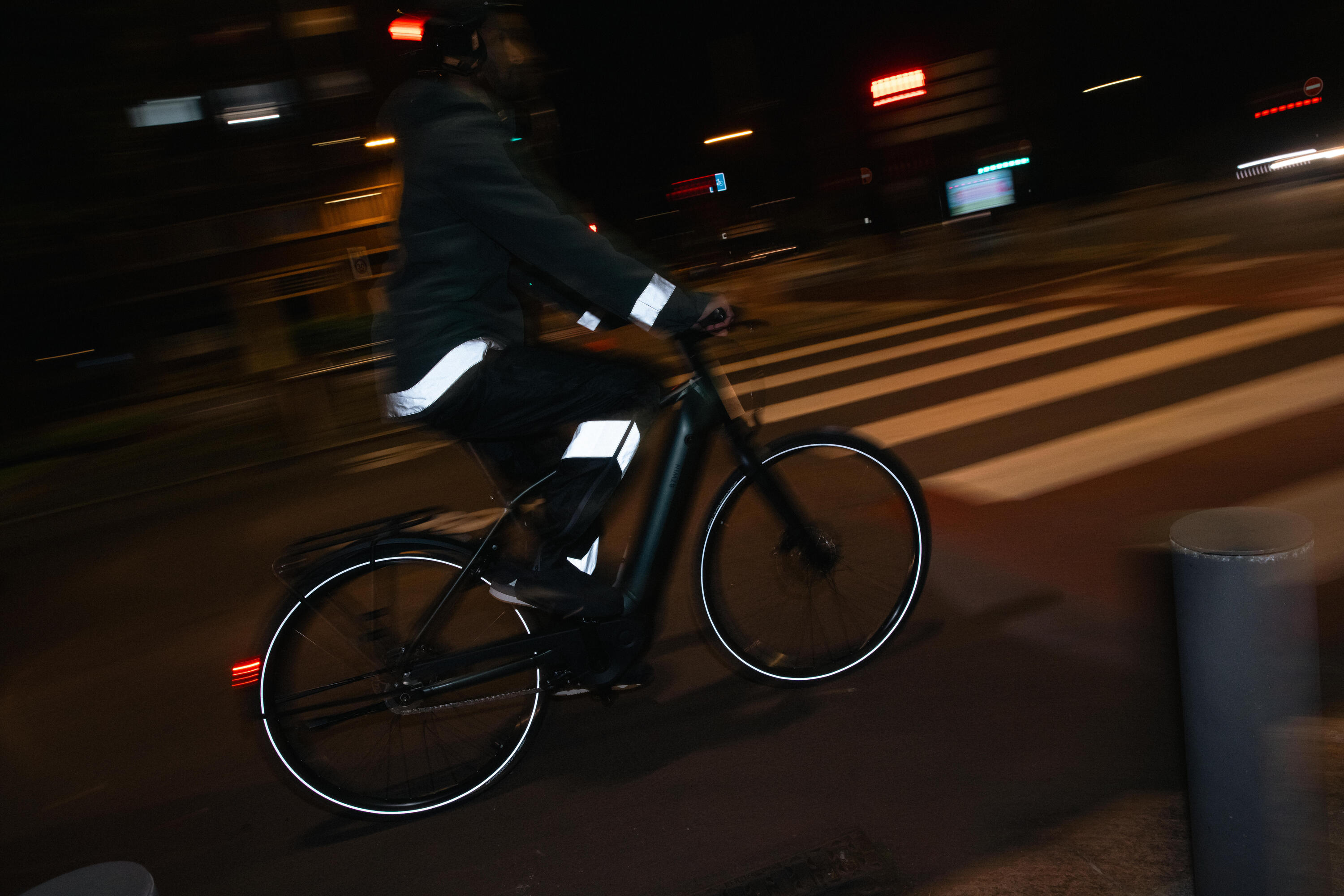 Surpantalon de vélo ville imperméable avec couvre-chaussures intégrés homme, 540 10/13
