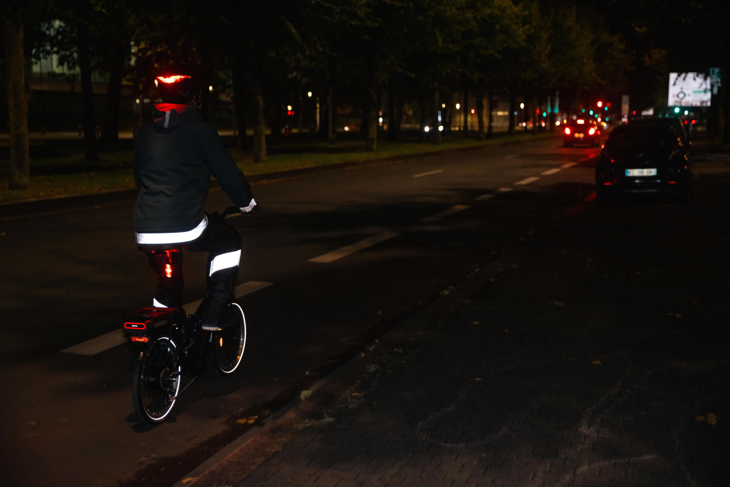 Surpantalon de vélo ville imperméable avec couvre-chaussures intégrés homme, 540 12/13