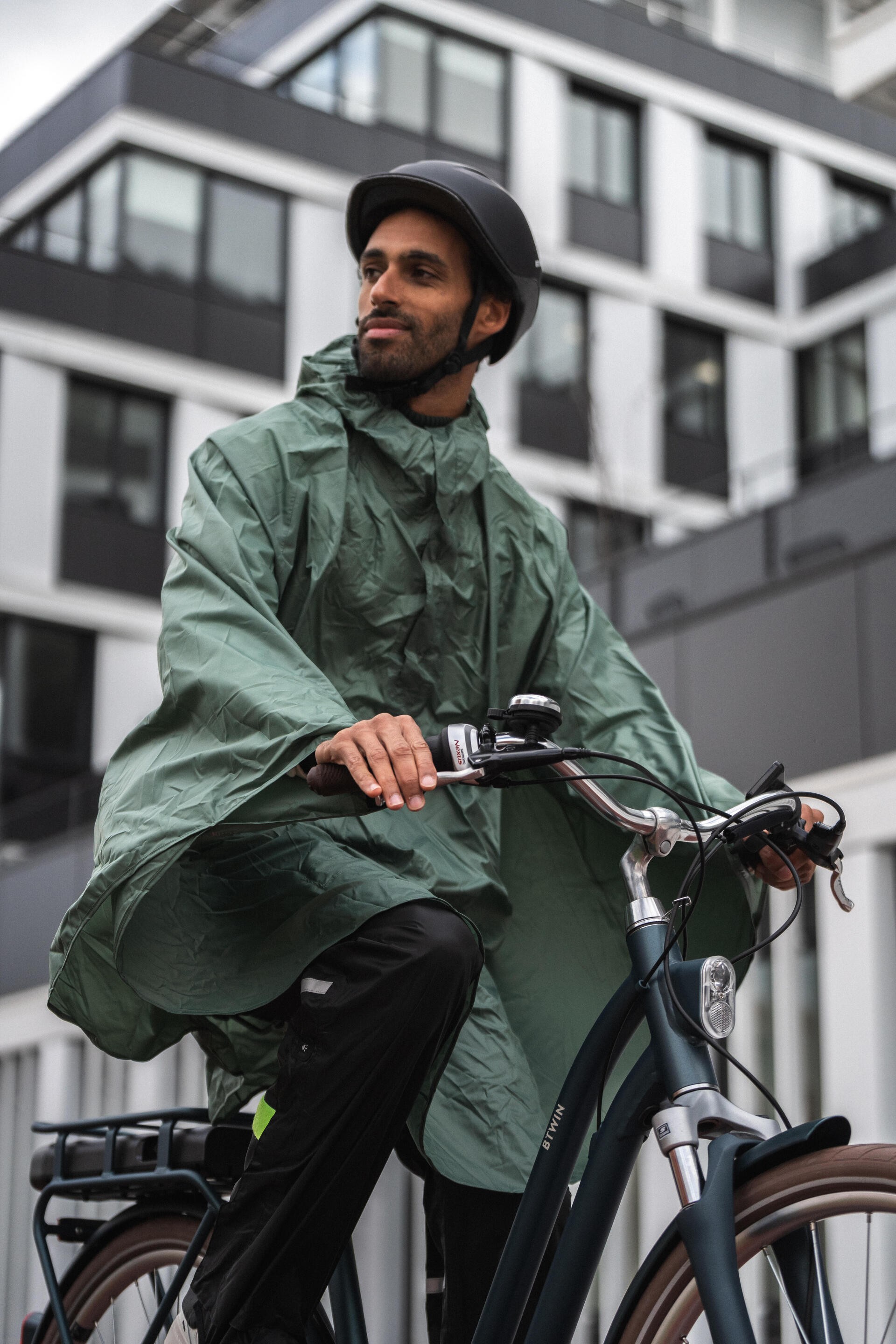 City Cycling Overtrousers Btwin 100 Rain Waterproof Black