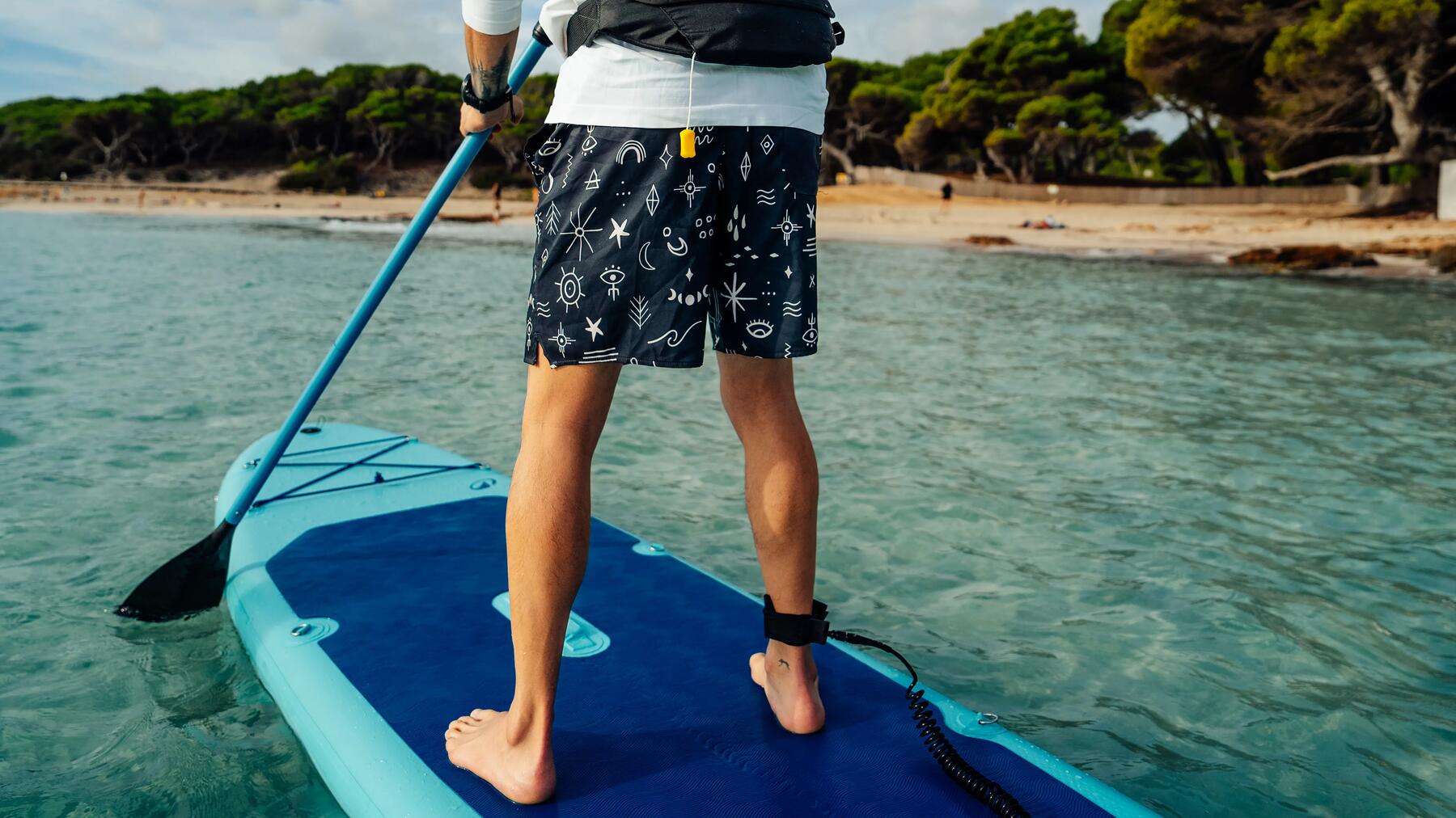 Anleitung zum Stand Up Paddling: Fokus auf die Fußstellung und Balance auf dem Board