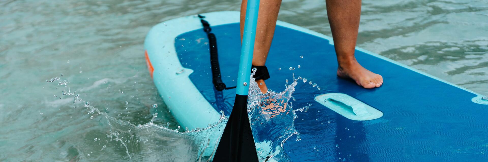 SUP-Technik lernen: Die richtige Position und ein stabiler Stand mittig auf dem Board