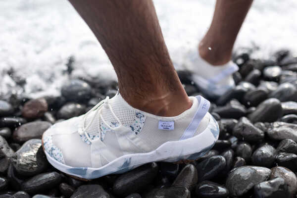 Aquaschuhe oder Sneaker