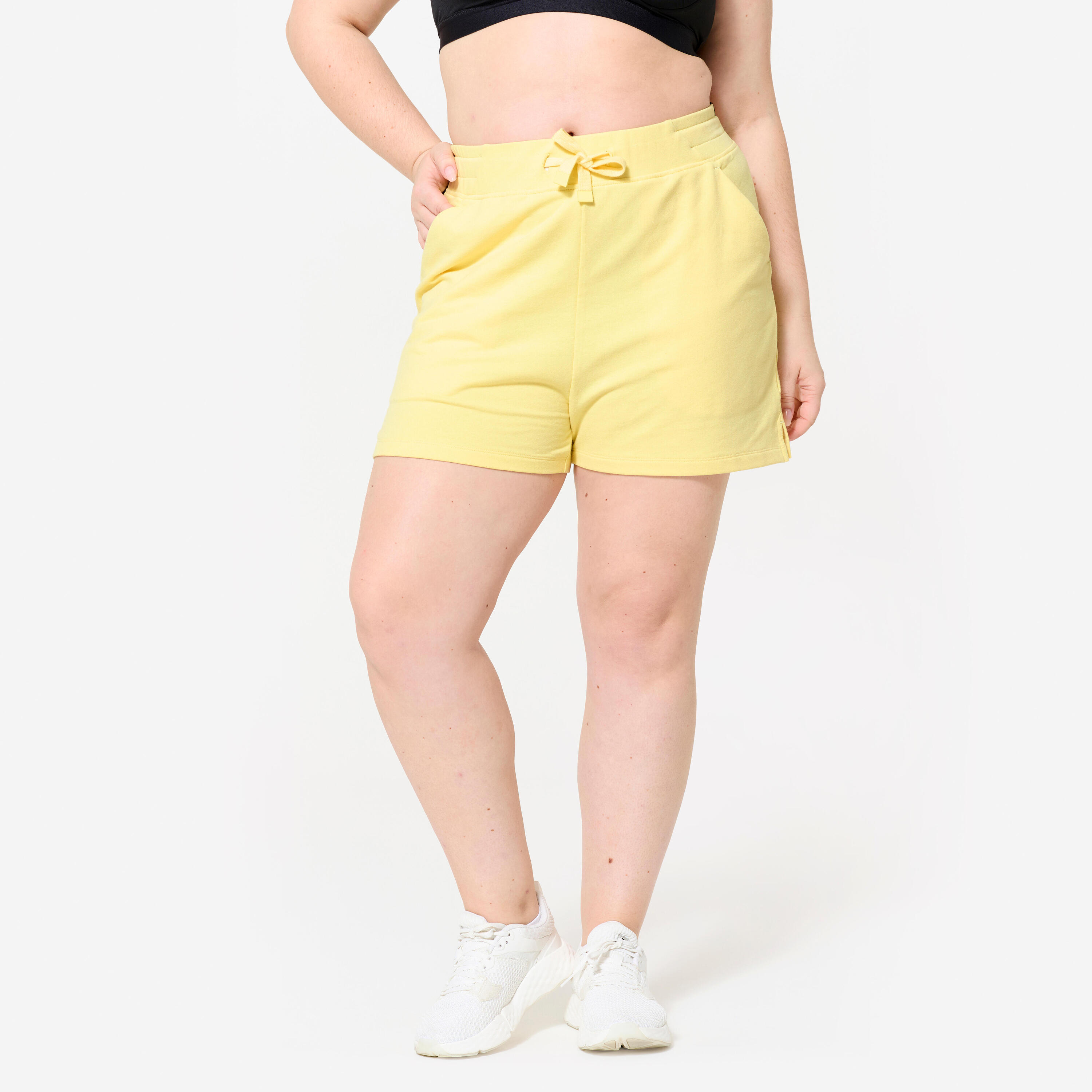 DOMYOS Pantalón Corto Fitness Mujer Amarillo Pastel Bolsillo