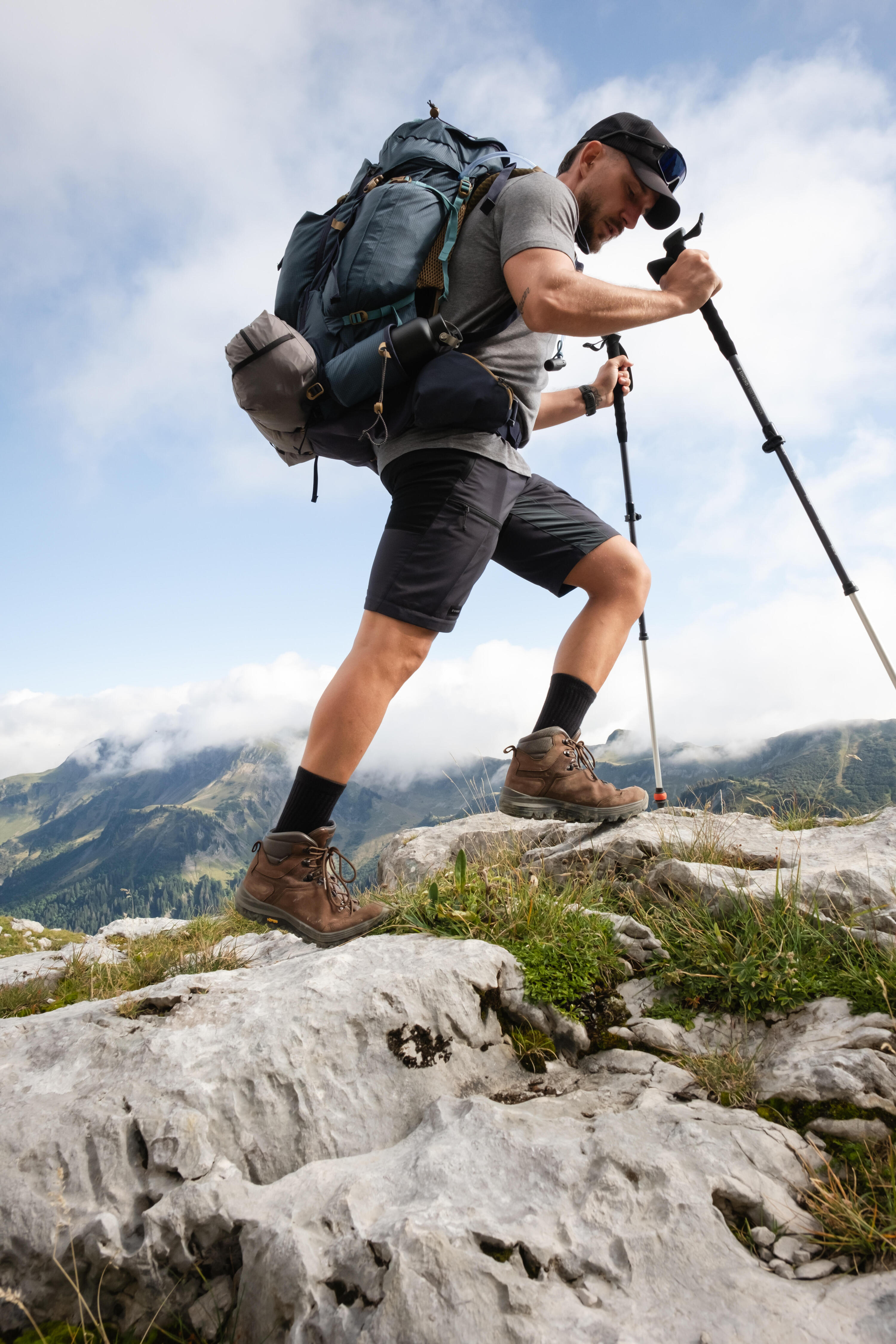 Pantalón desmontable de montaña y trekking Hombre Forclaz MT500 3/7