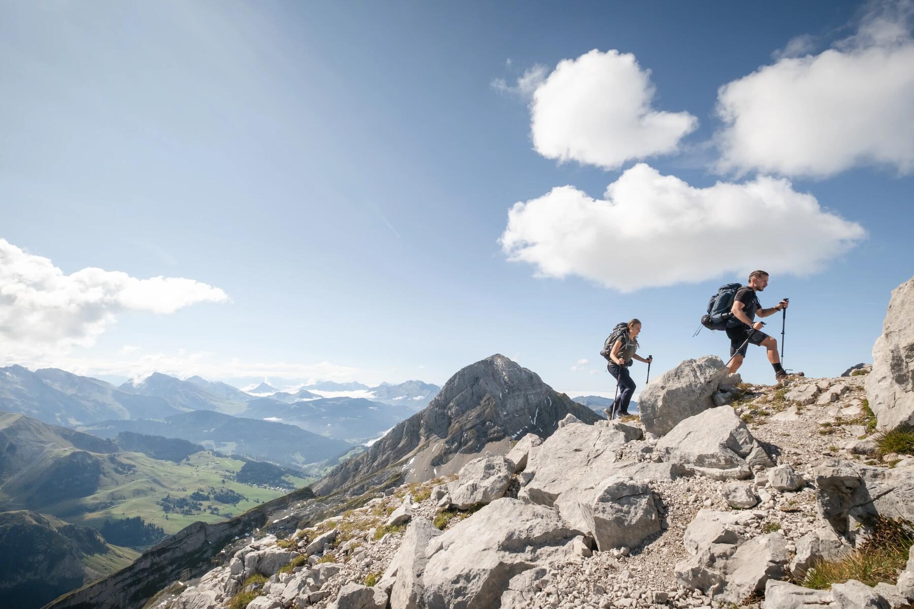 Hiking vs Trekking: Distinguishing the Differences with Decathlon