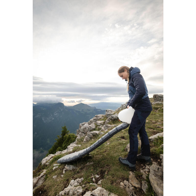 Karimatka na treking nafukovací lehká velikost L 183 × 54 cm MT900