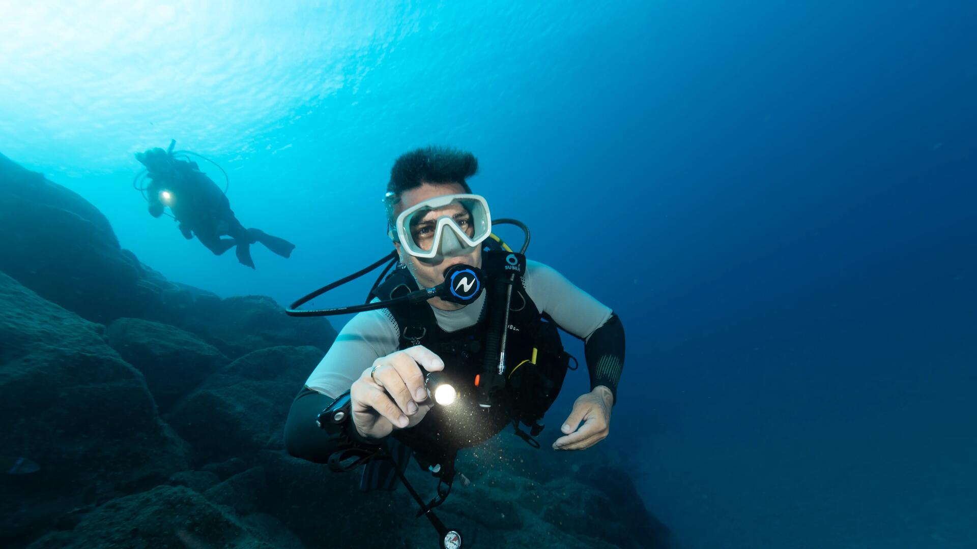 Scuba diving pentru începători: Ghid complet