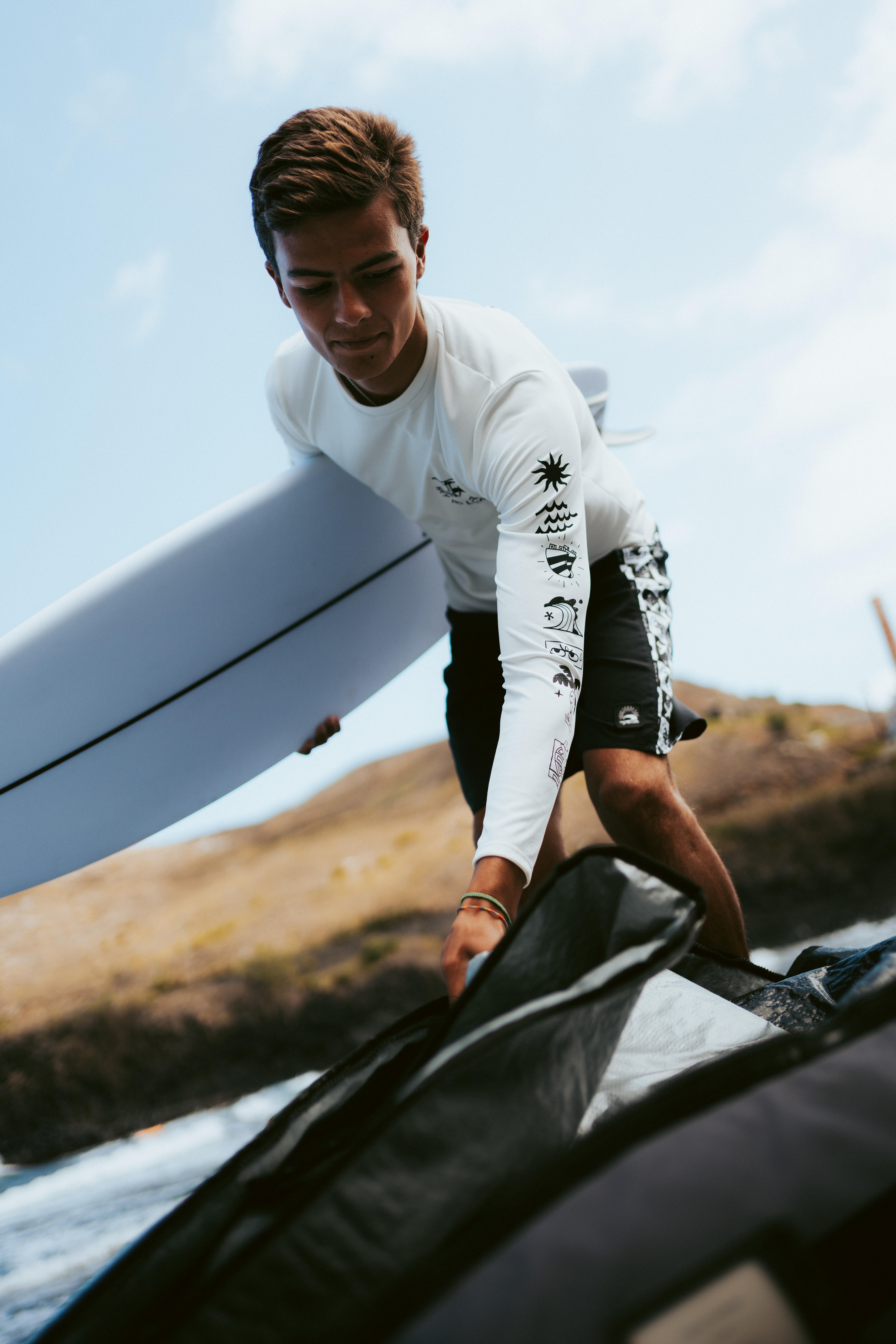 Kids’ Long-Sleeved Surfing Rash Guard, 100 - OLAIAN
