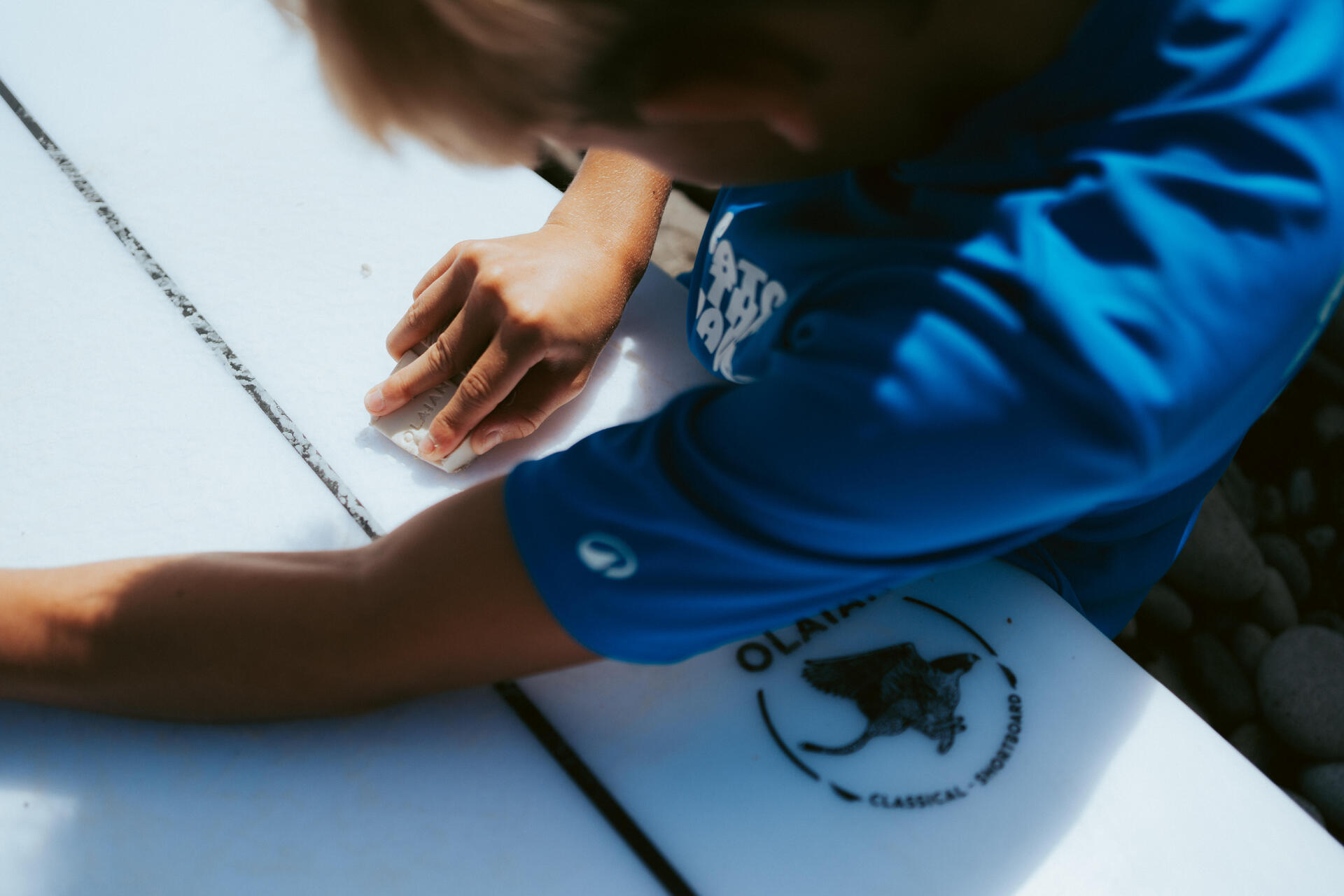 comment déwaxer sa planche de surf