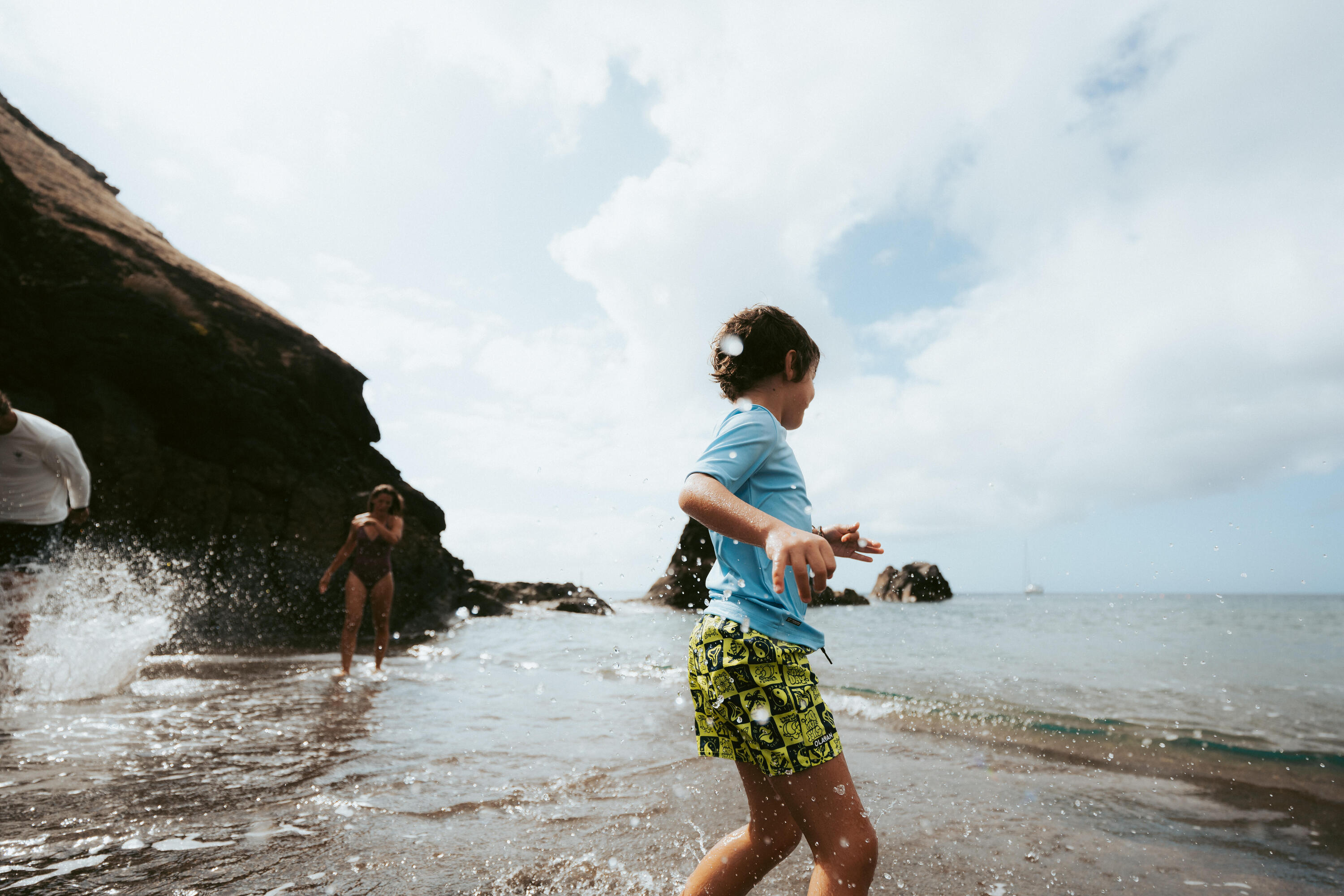 Short de surf garçon, 100 Âge 4-8 ans 4/6