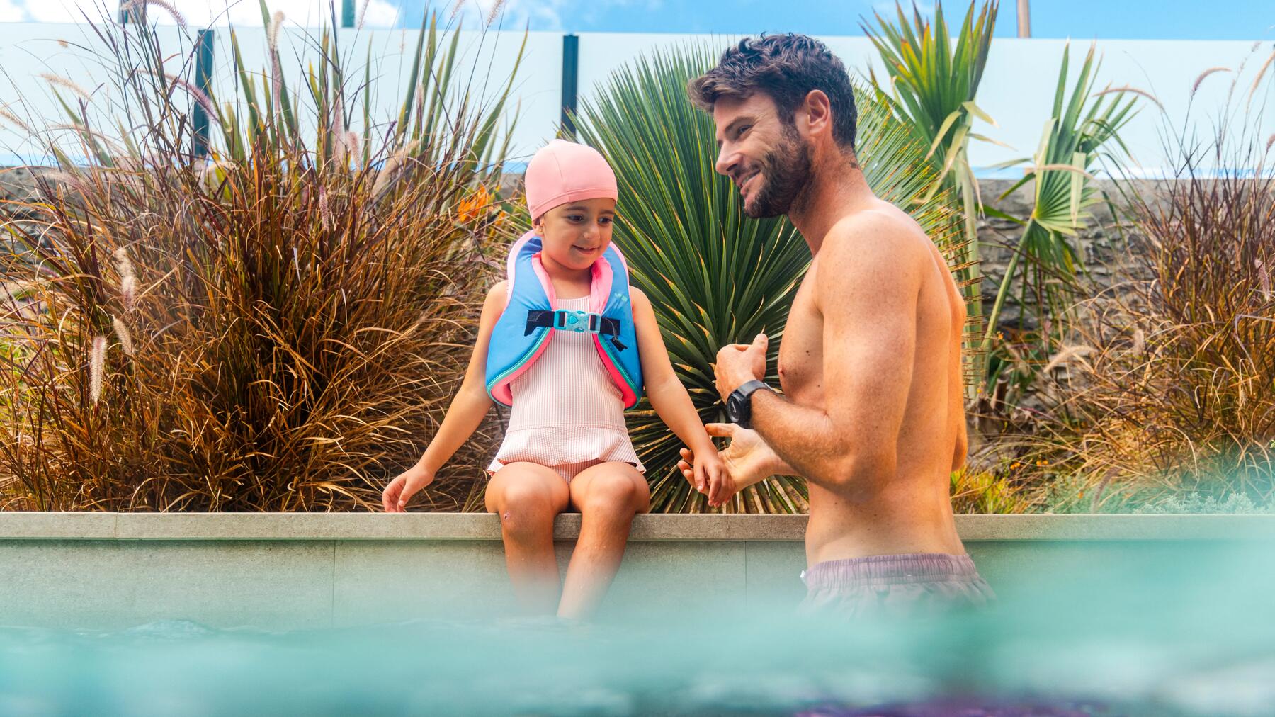 Mit drei jahren können KInder bereits schwimmen lernen