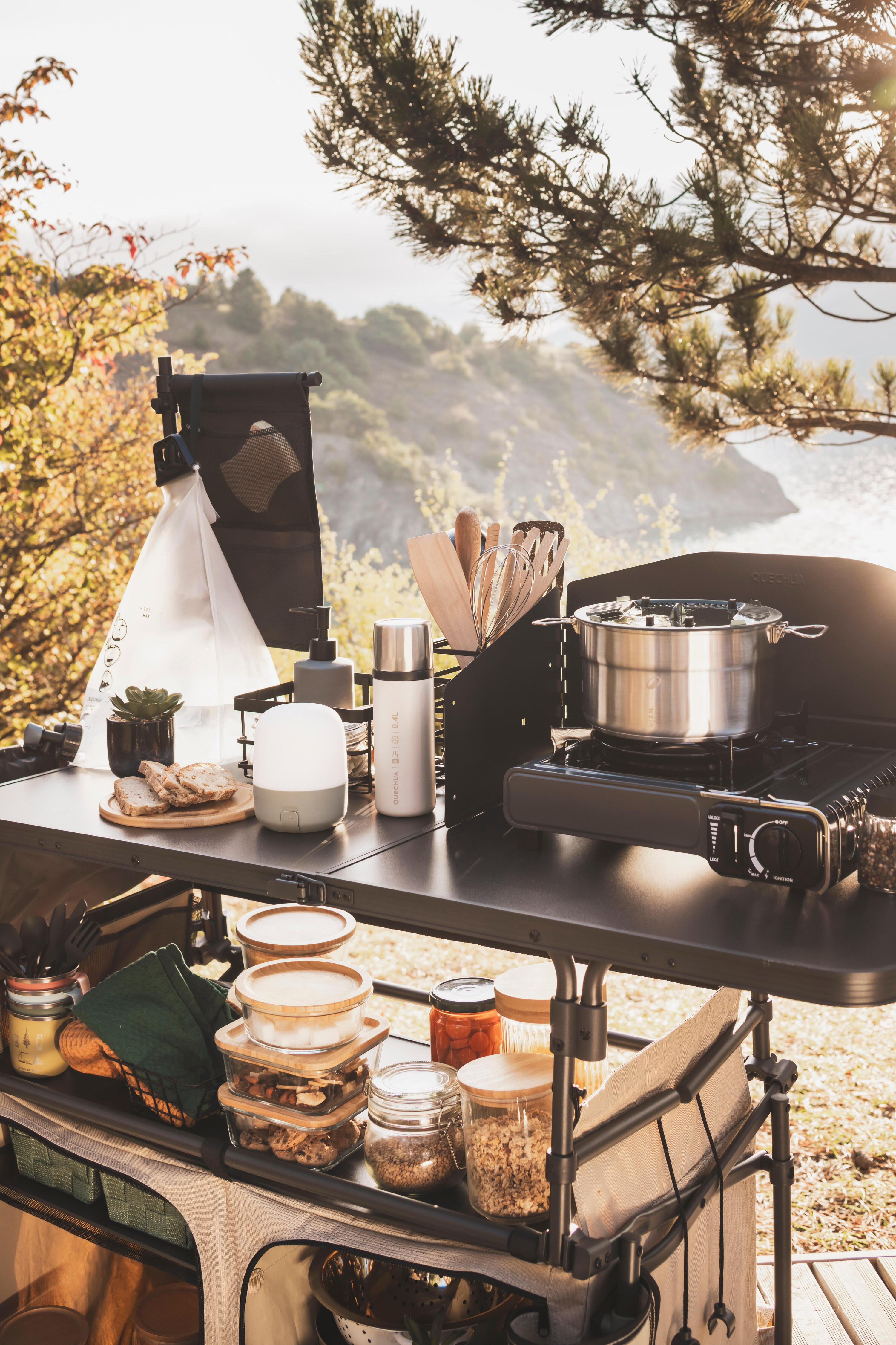 XL-Camping-Küchenmöbel, mit 10L-Spüle, Windschutz und Stauraum 20/21