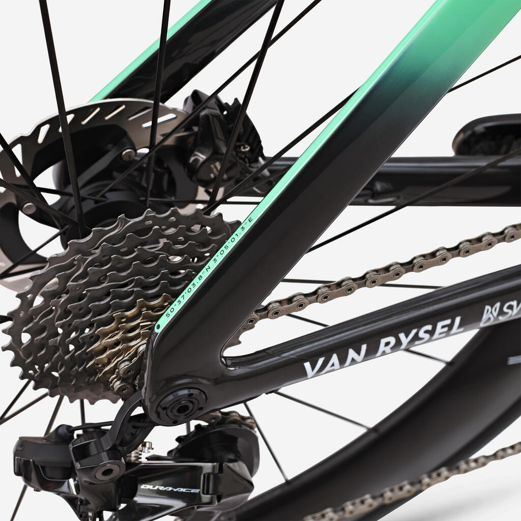 Črno cestno kolo SHIMANO DURA ACE Di2 RCR-F2 PRO