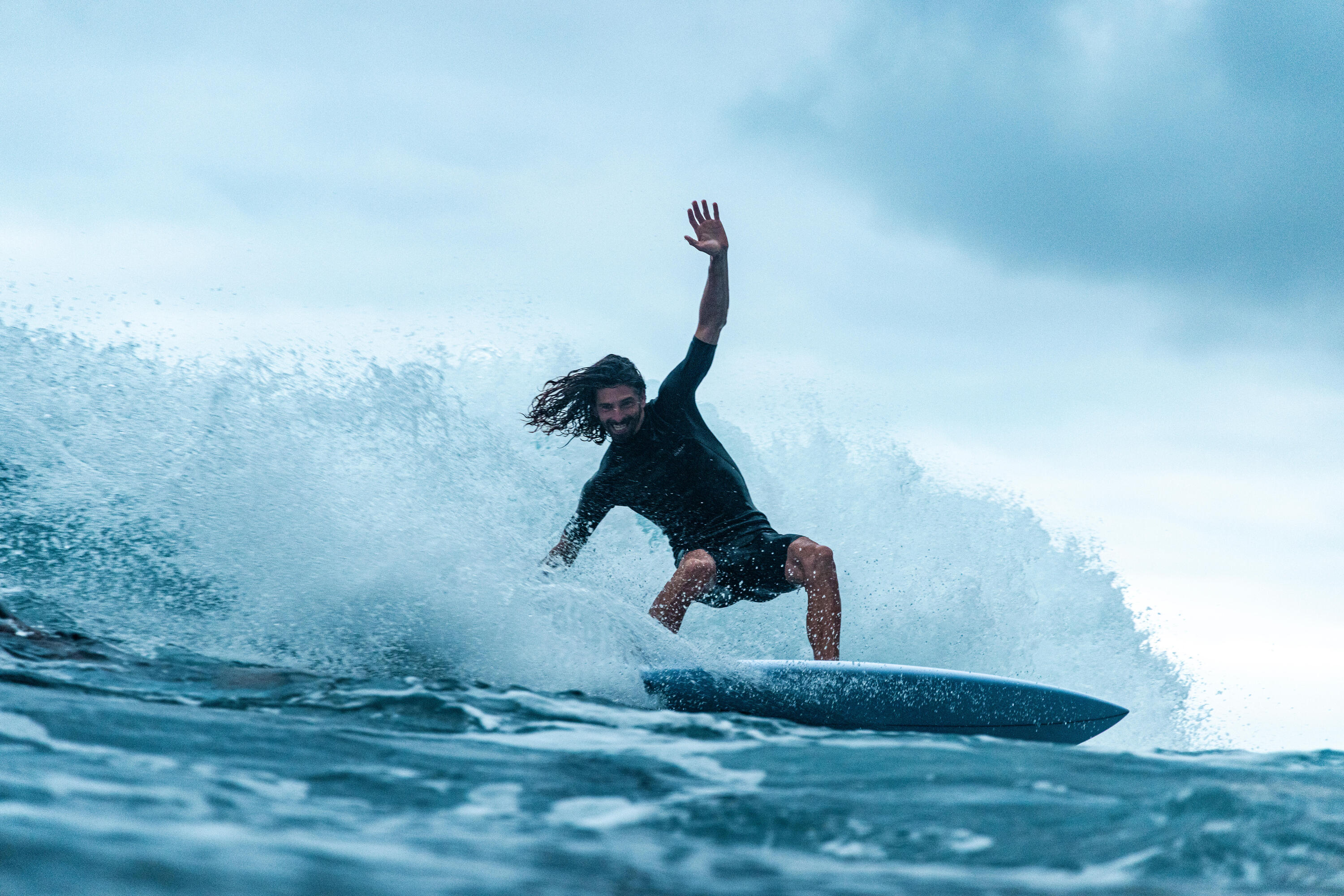 Planche shortboard 5'8 à 6' - petites vagues avec boitiers Futures sans ailerons 11/12