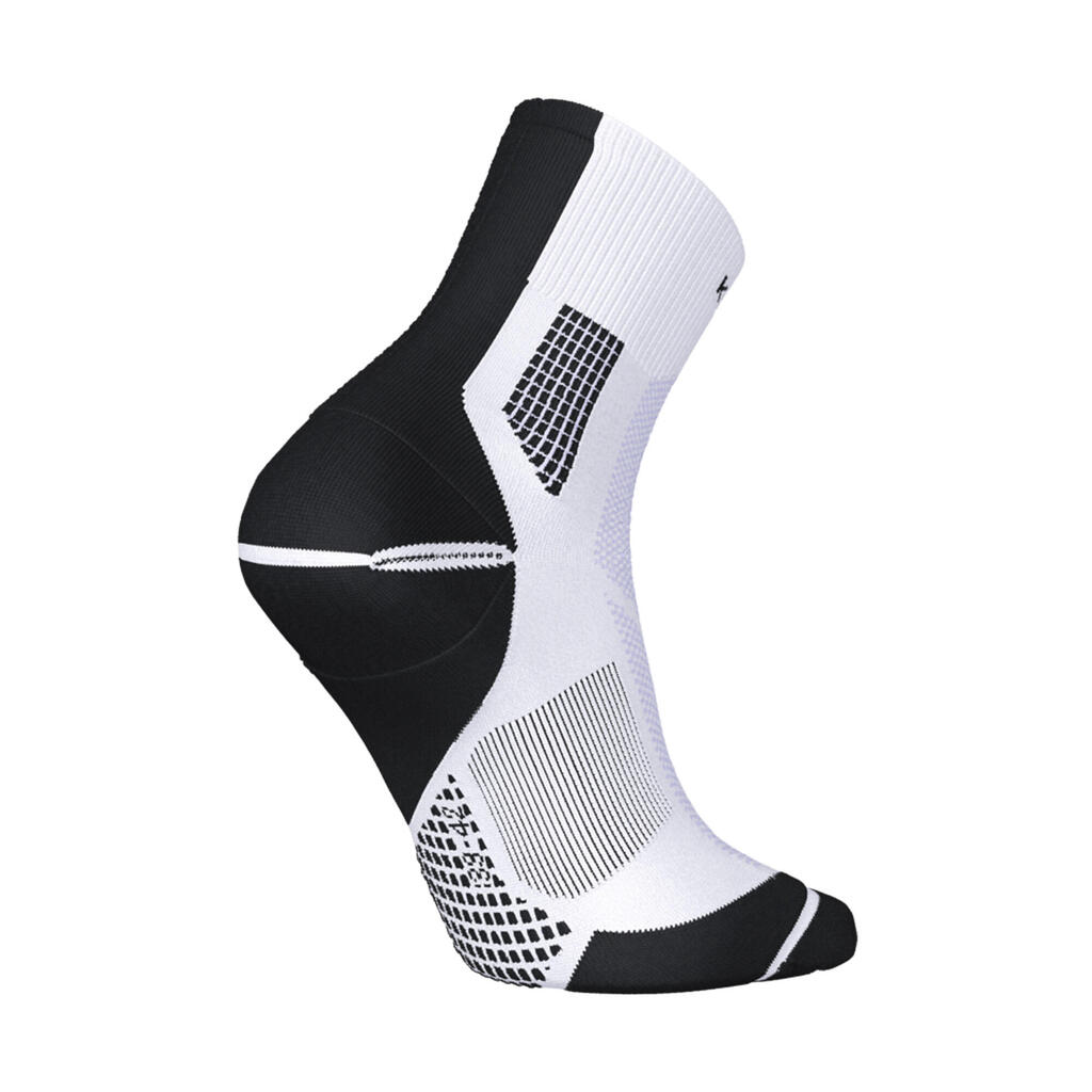Calcetines de running gruesos de altura media blancos Kiprun Run 900