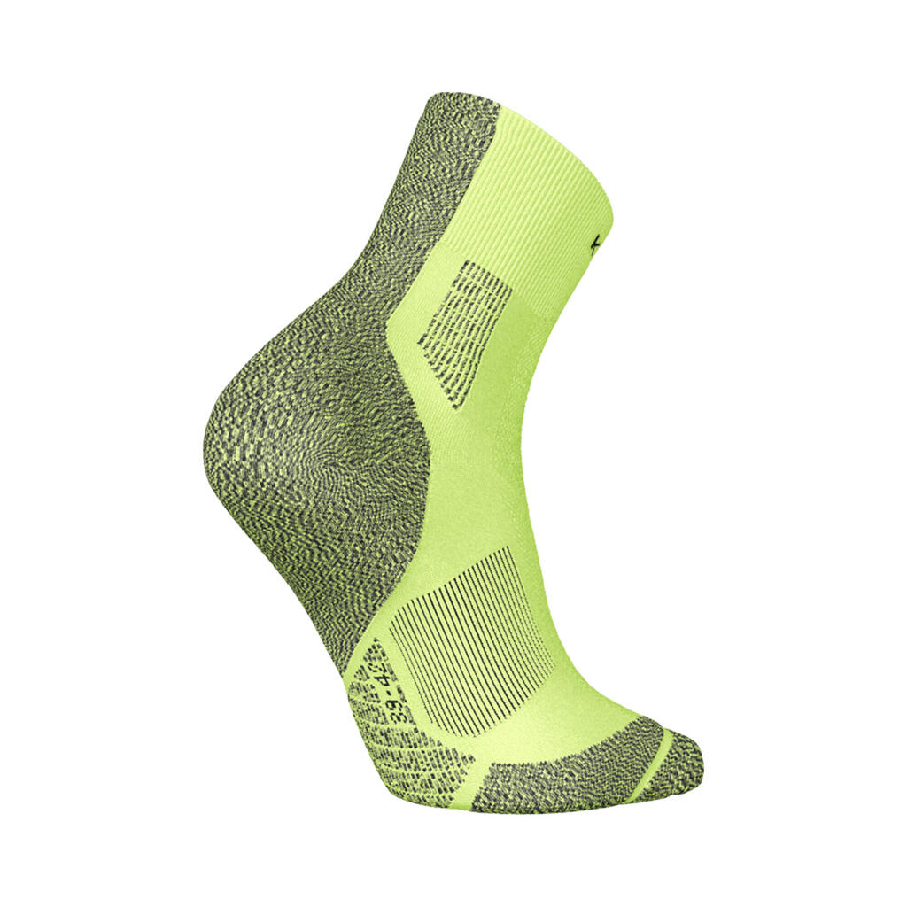 Calcetines de running delgados de altura media verdes Kiprun Run 900