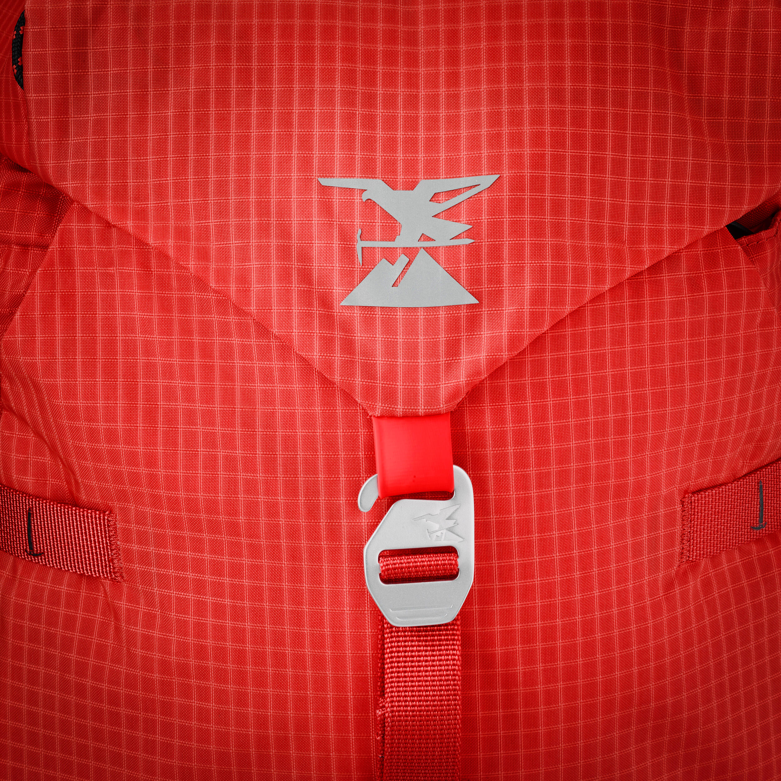 Versatile and modular mountaineering Backpack - Alpinism 33 red 9/12