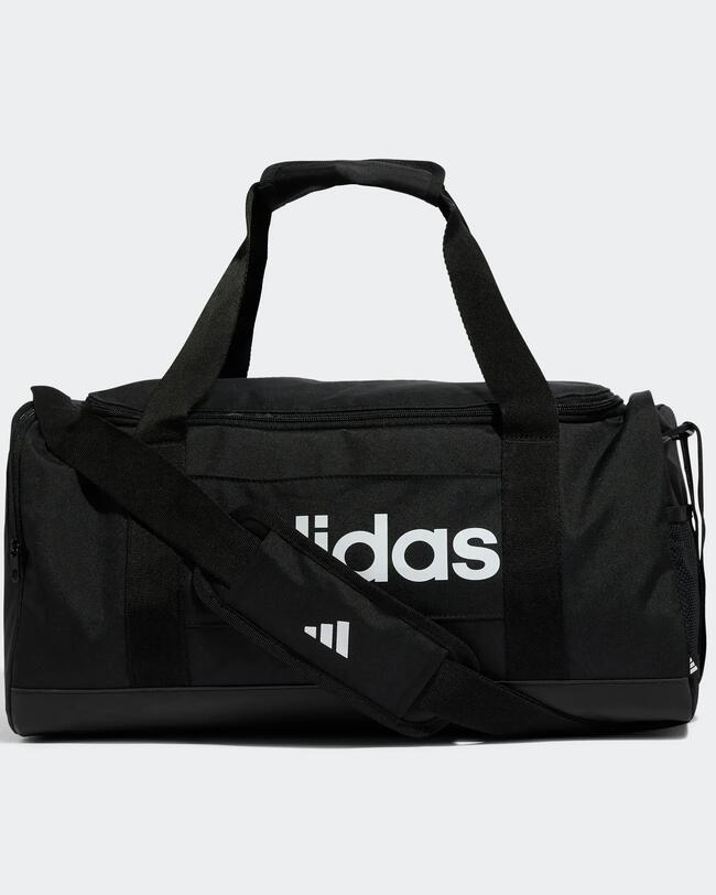 Eine schwarze Sporttasche.