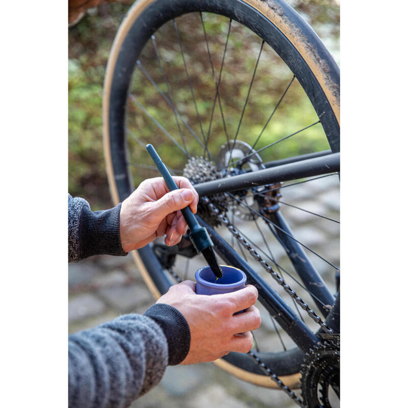 Pinceau brosse dégraissant transmission vélo avec capuchon