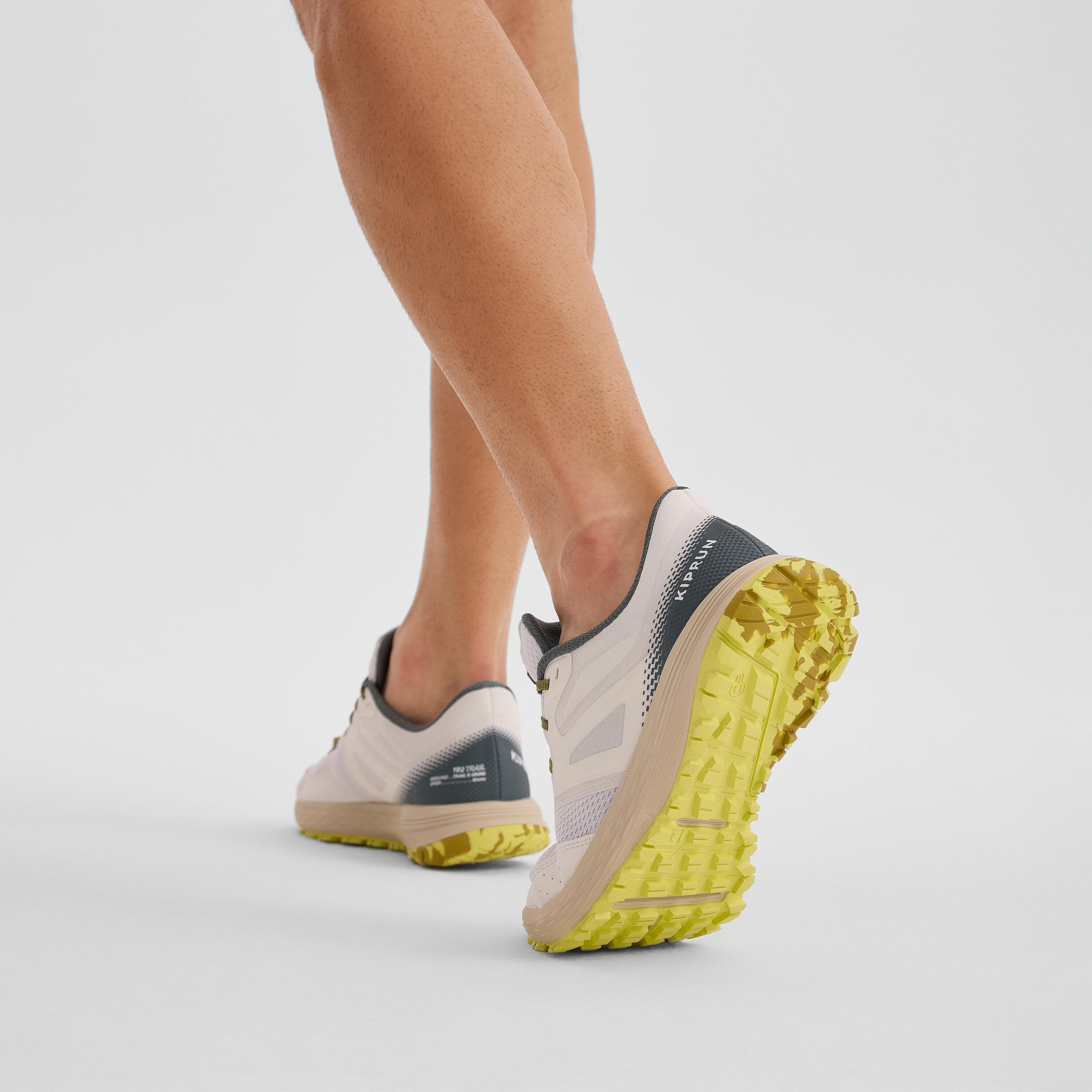 Chaussures de running trail homme, Kiprun tr2 beige, blanc 2/13