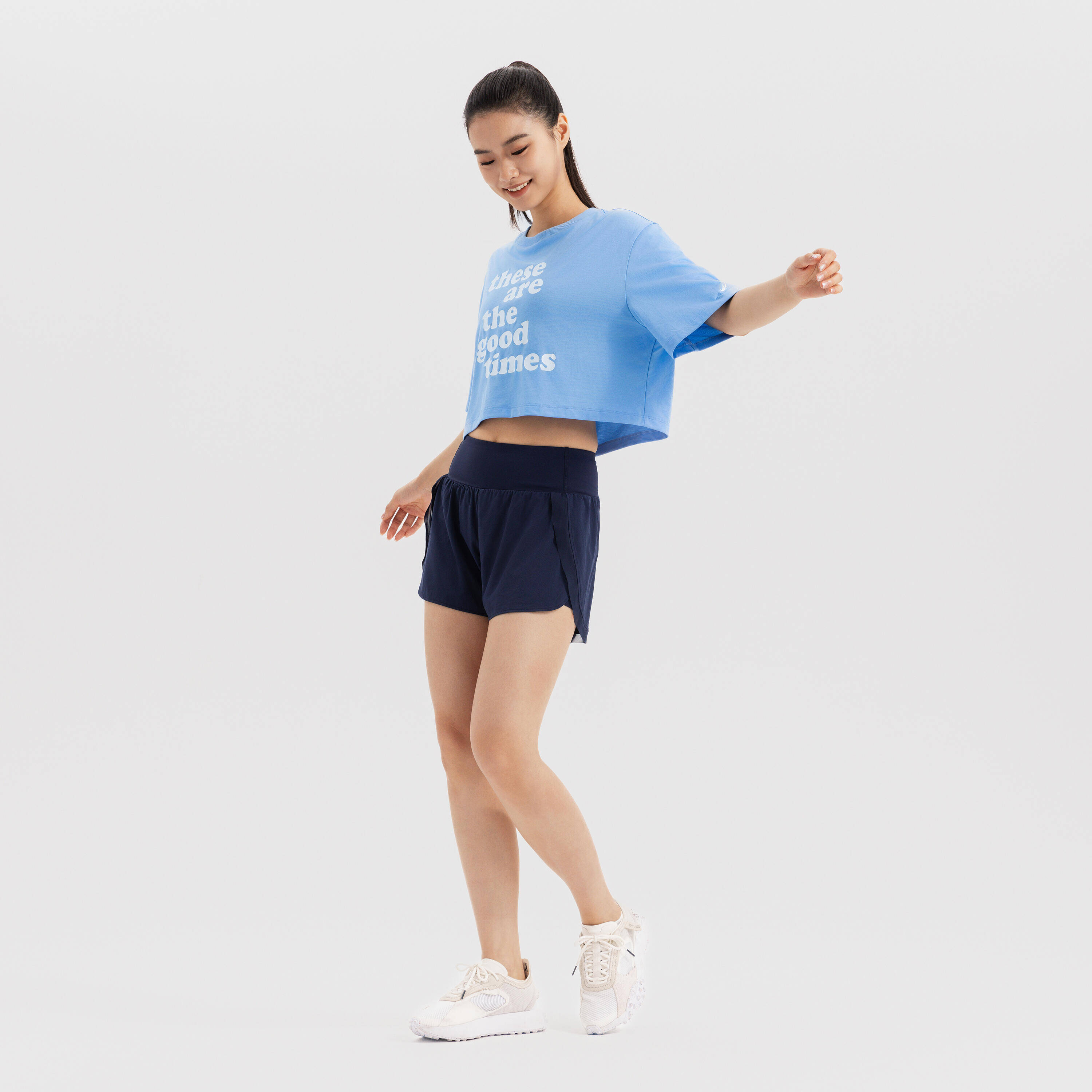 Cropped T-Shirt -  4