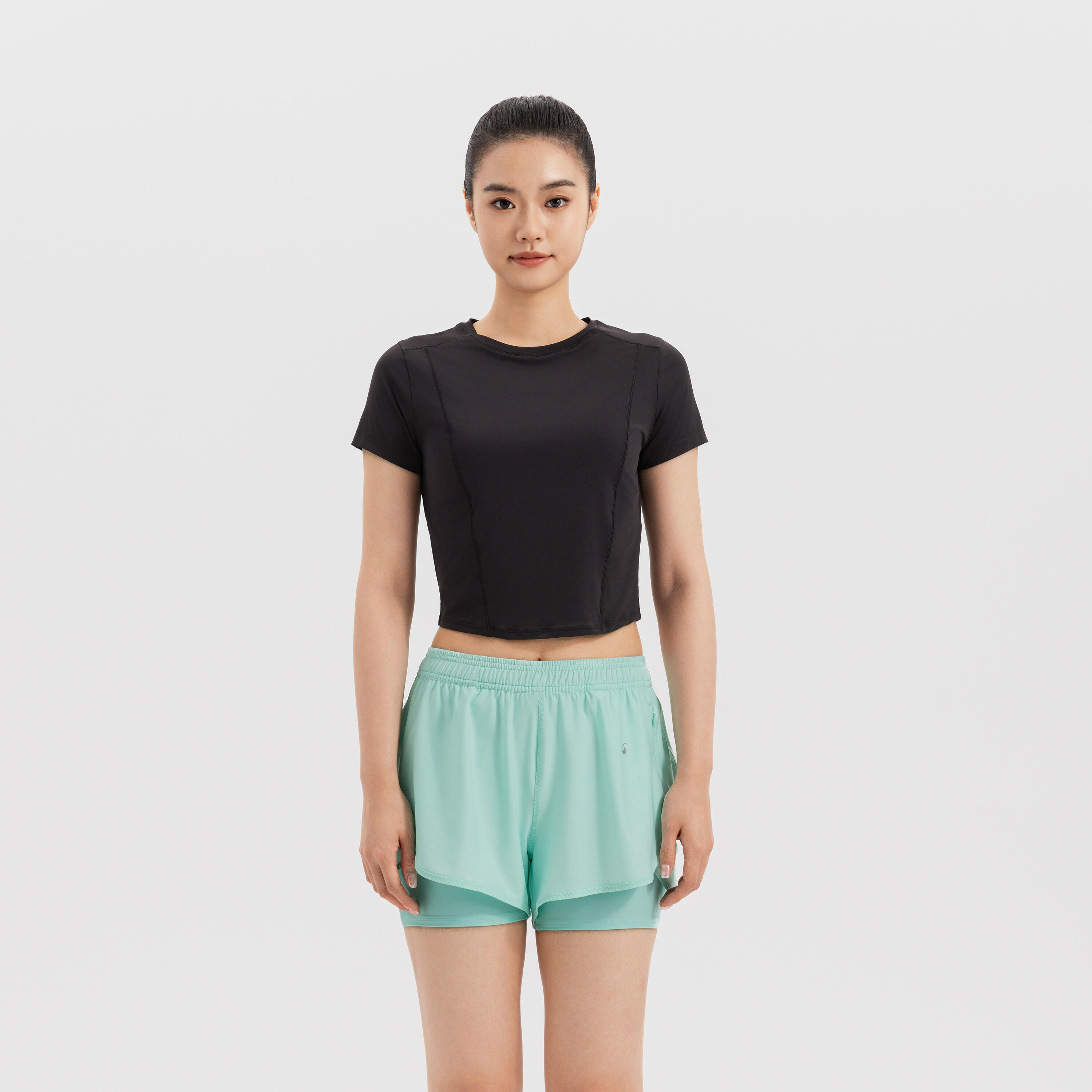 Women Training Crop Slim Tshirt 520, Smoked Black