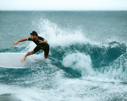 POURQUOI S'INSCRIRE DANS UN CLUB DE SURF ?