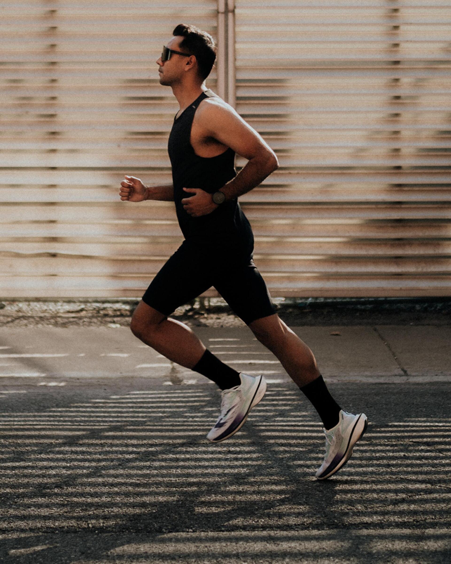 Men's Running Tight Shorts Kiprun Run 100 Black