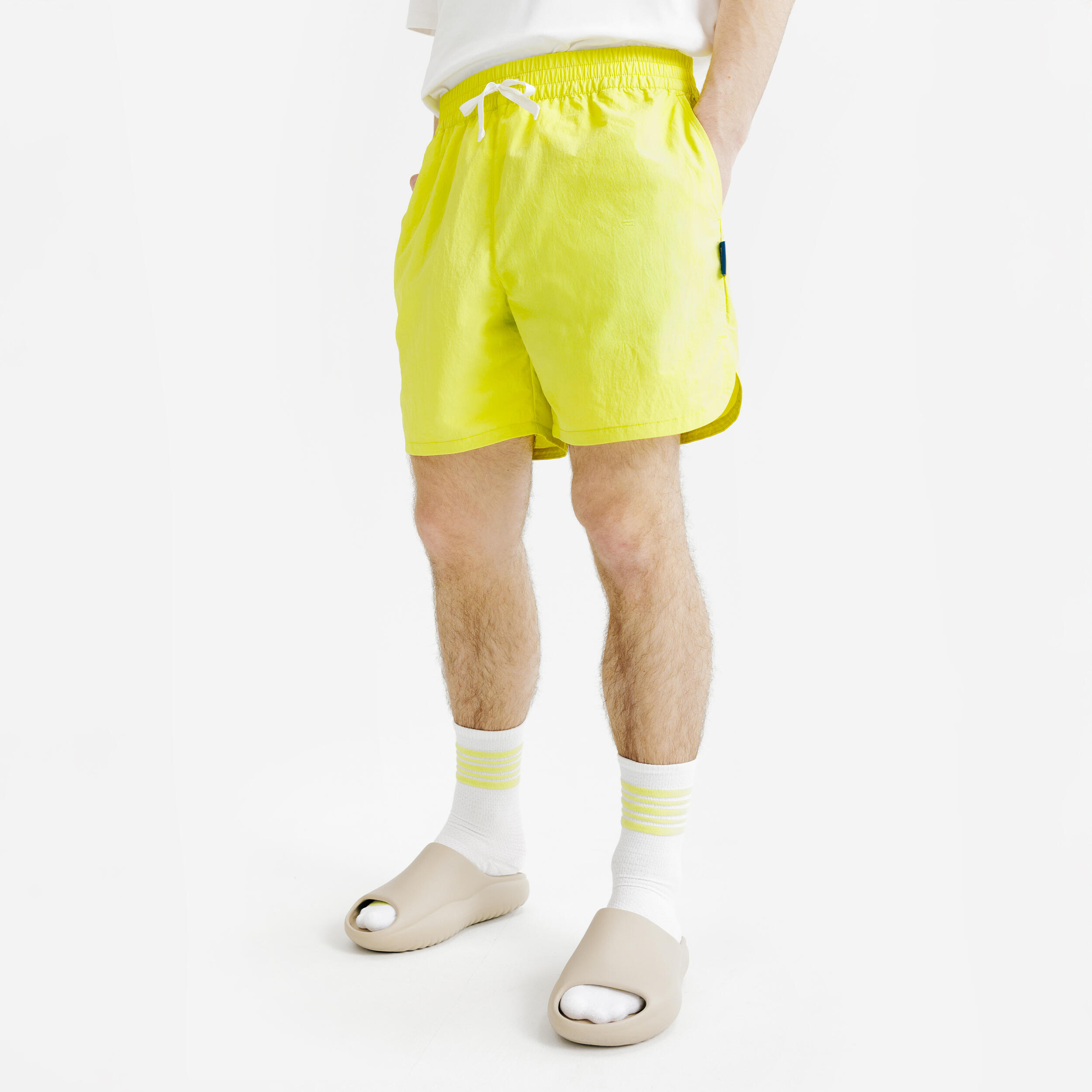 DECATHLON Pantalón corto de lona hombre, Elementals, amarillo