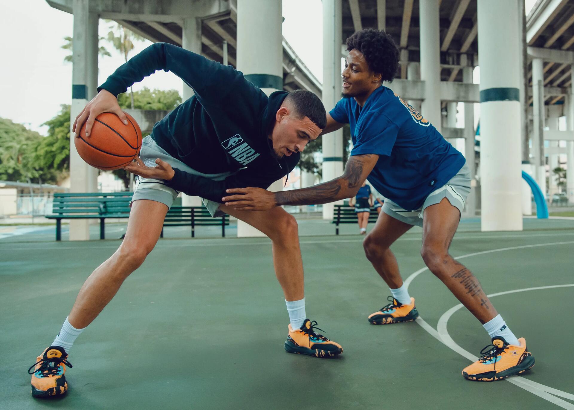 Apprendre à dribbler au basketball : conseils et erreurs à éviter