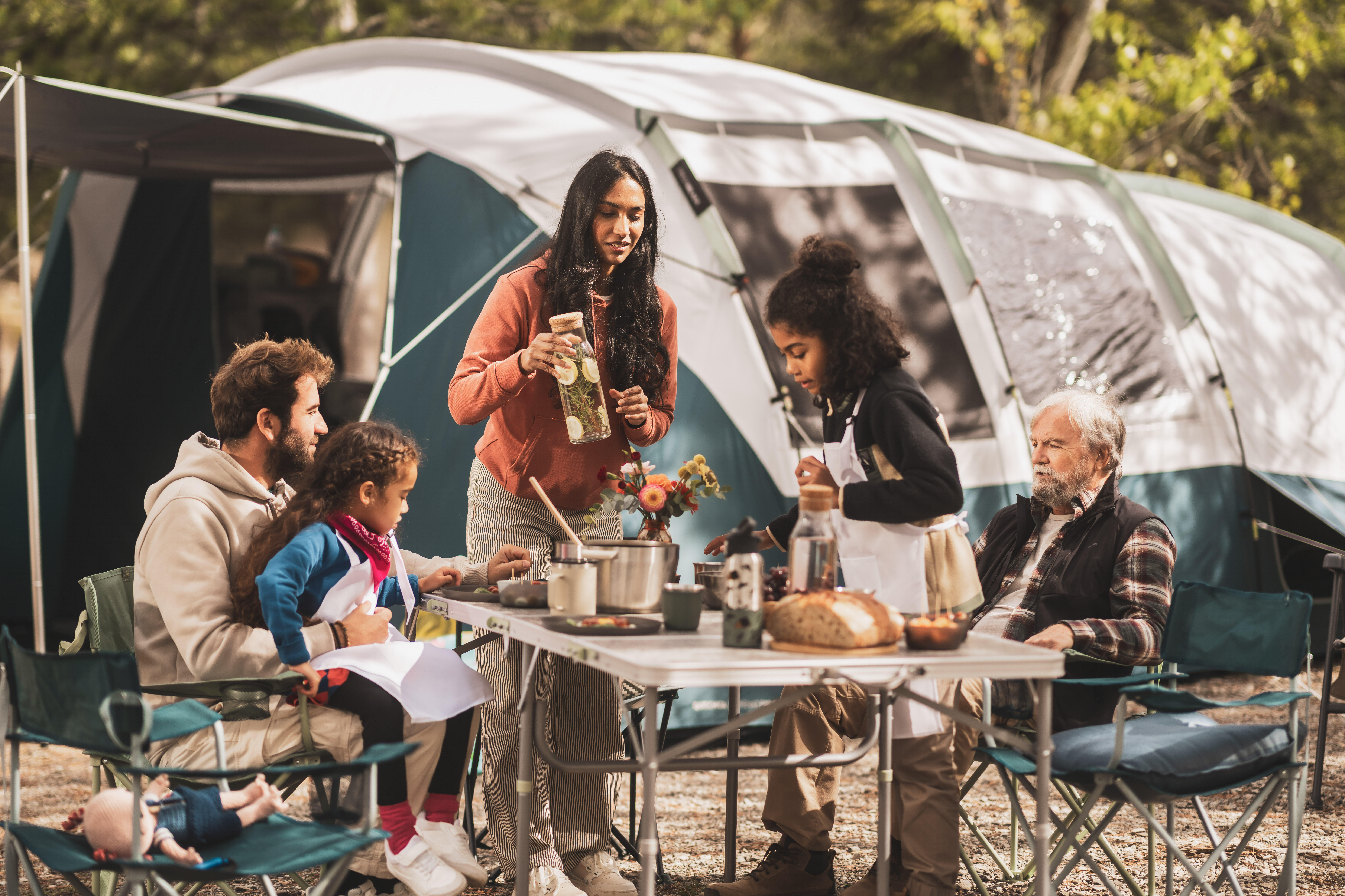 Ensemble de cuisine en inox anti-adhésif 33 morceaux pour 4 personnes, 900 - QUECHUA